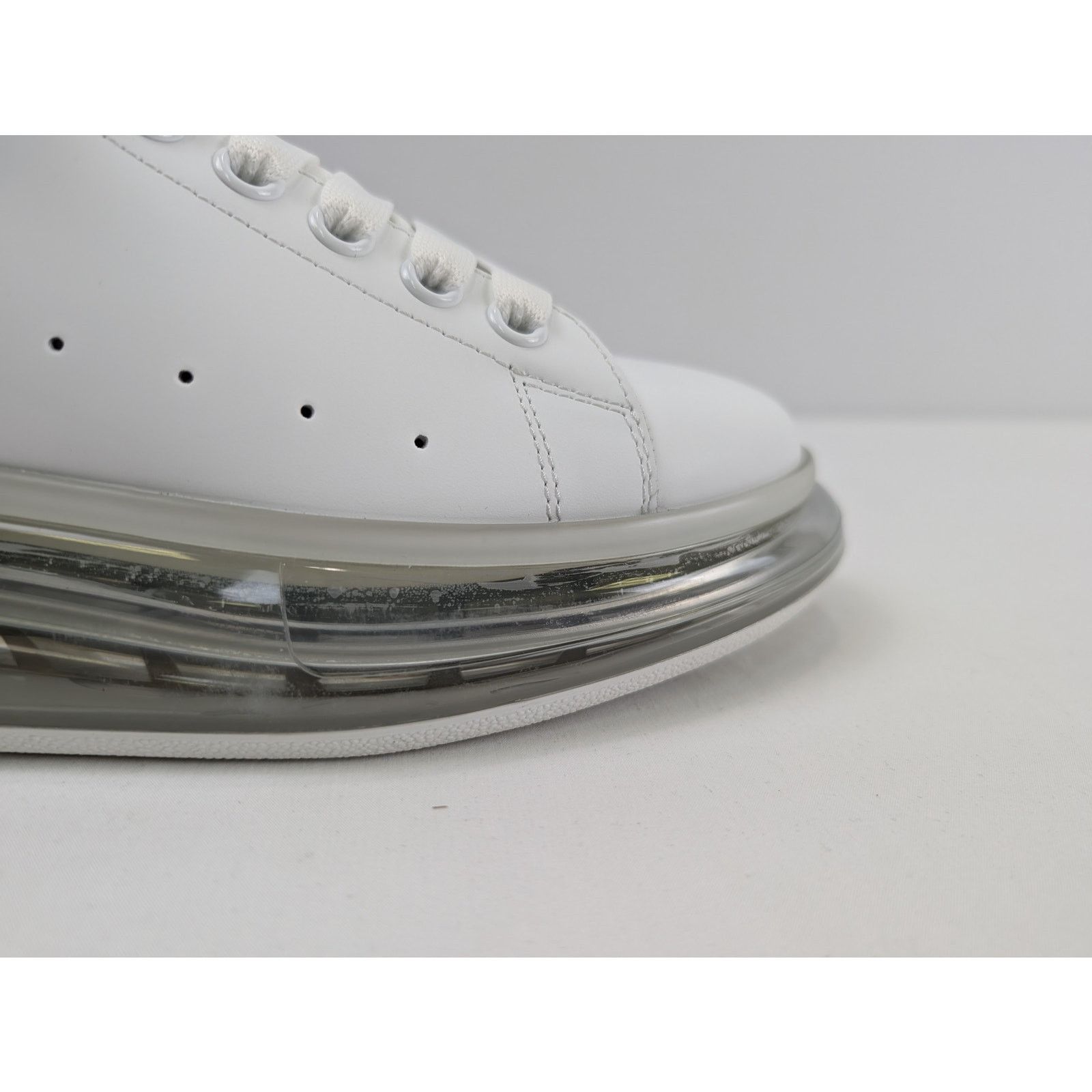 Alexander McQueen o1rshd1 Larry Sneakers in White/Black Size US 6 / EU 39 - 4 Thumbnail