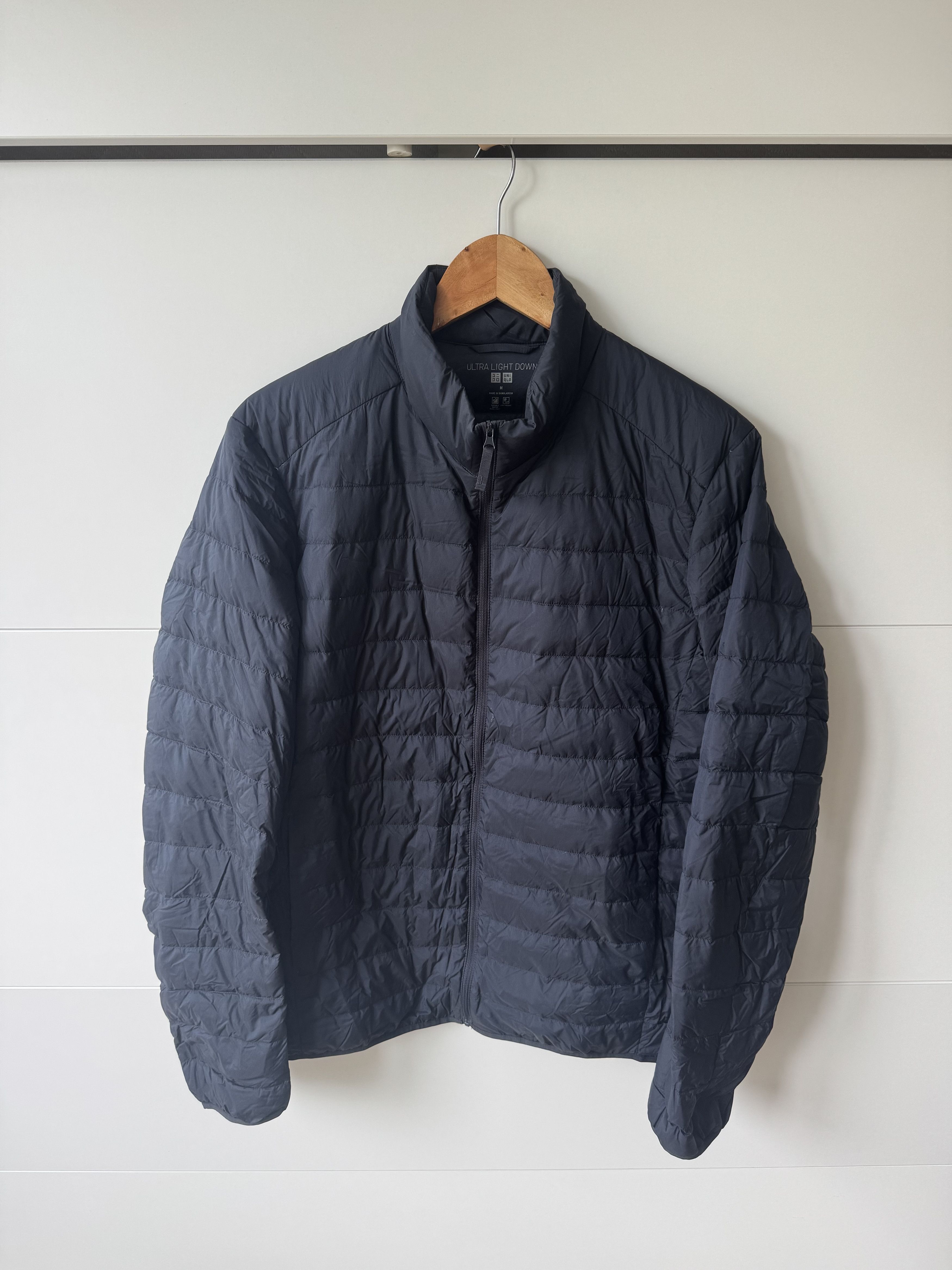 Uniqlo [M] Ultra Light Down Jacket in Navy Size US M / EU 48-50 / 2 - 1 Thumbnail