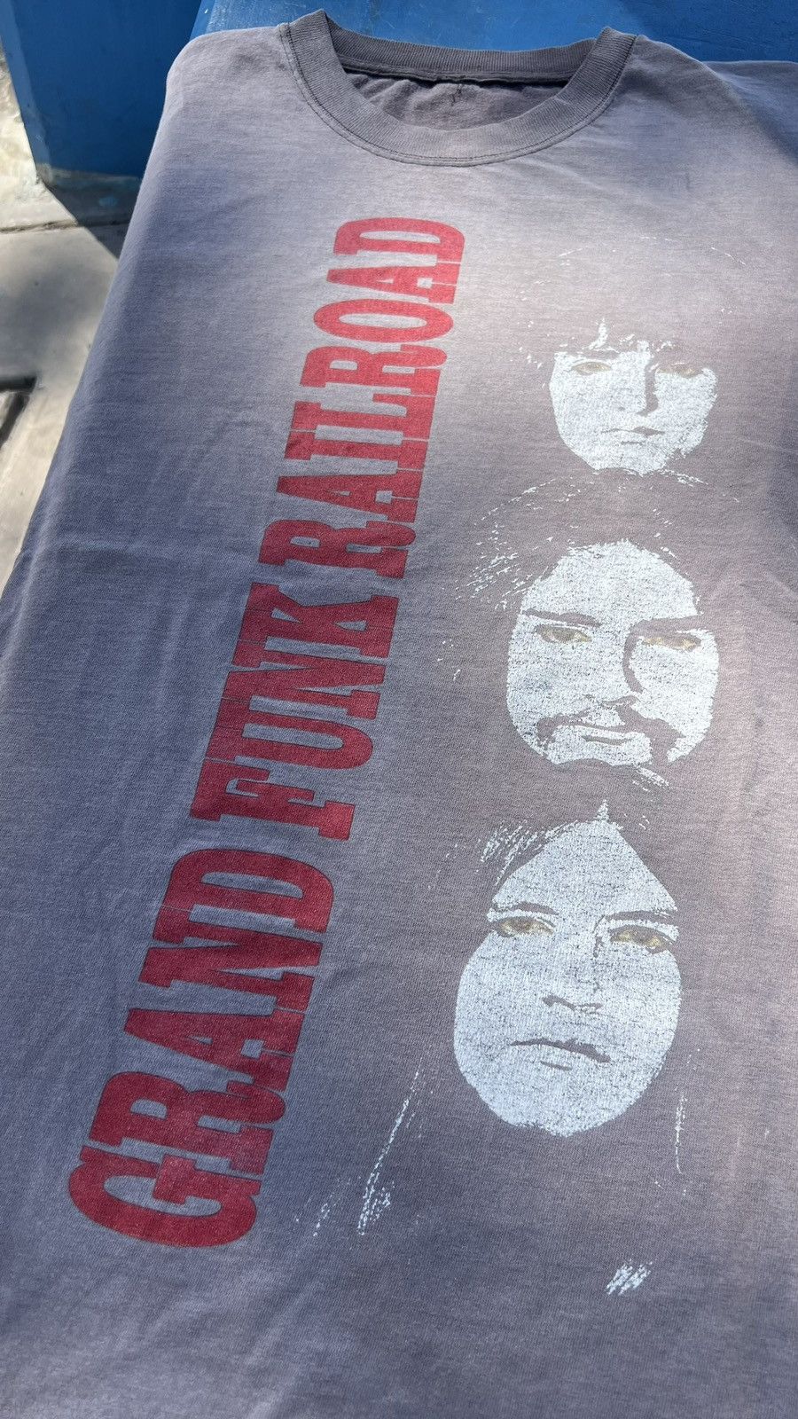 Band Tees Vintage 90s Grand Funk Railroad Crazy Sun Faded Shirt Size US L / EU 52-54 / 3 - 3 Thumbnail