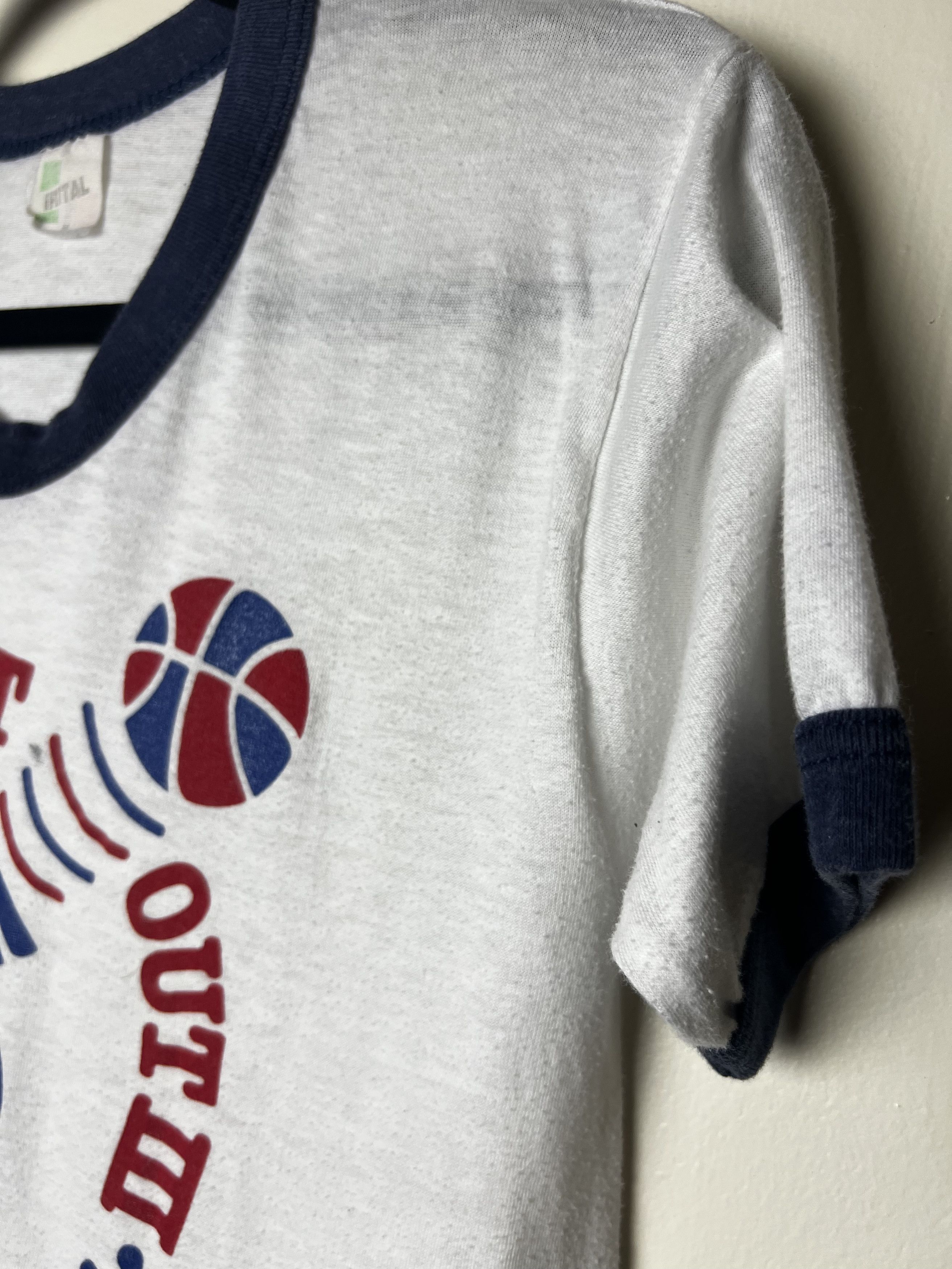 Vintage Vintage Super Shoot Out 3 - April 4, 1984 Basketball T-Shirt Size US M / EU 48-50 / 2 - 5 Thumbnail