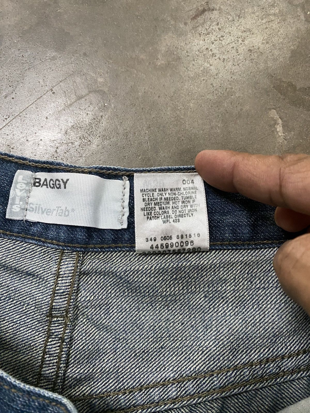 Levi's Vintage Levi's Silver Tab Baggy Jeans @270 Size US 31 - 16 Thumbnail