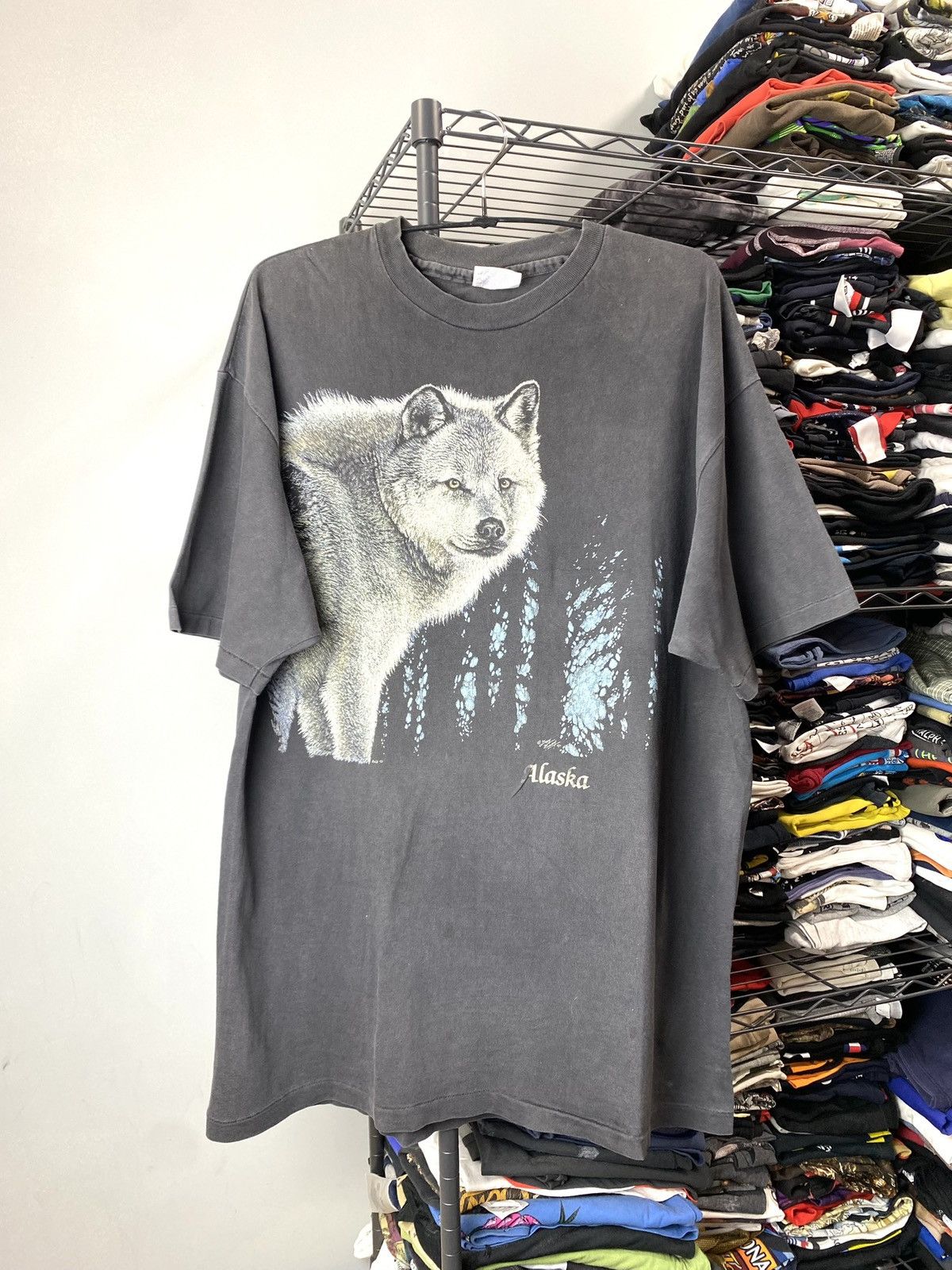 Vintage 90’s Vintage Wolf T Shirt All Over Print Hype Supreme Style Size US XL / EU 56 / 4 - 1 Thumbnail