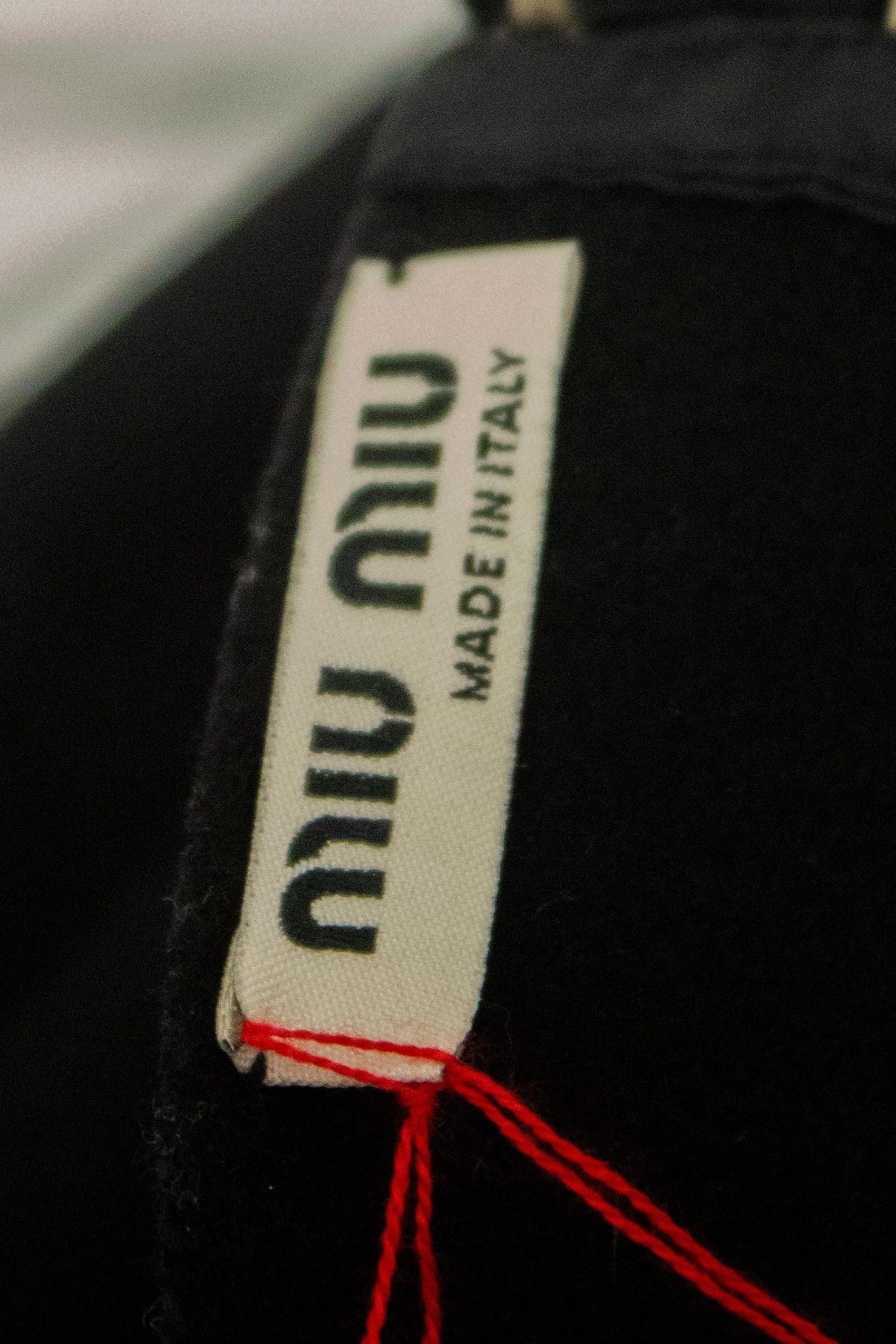Miu Miu Miu Miu F/W 2006 Runway Black Wool Top, Cut Out Detail (M) Size M / US 6-8 / IT 42-44 - 5 Thumbnail