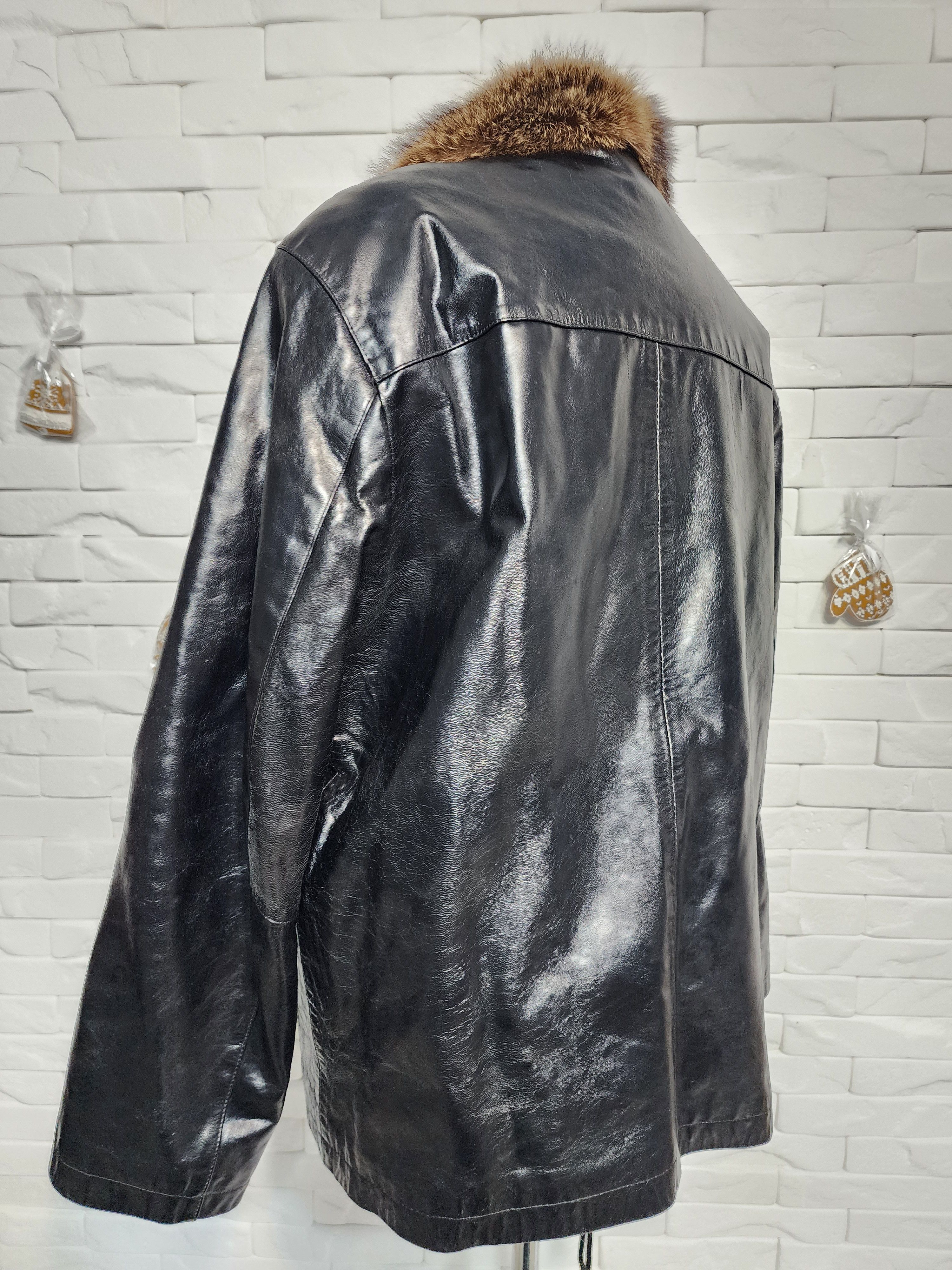 Uniqlo Men's Black Leather Fur Jacket: Genuine Fur, Metal Zipper Size US L / EU 52-54 / 3 - 6 Thumbnail