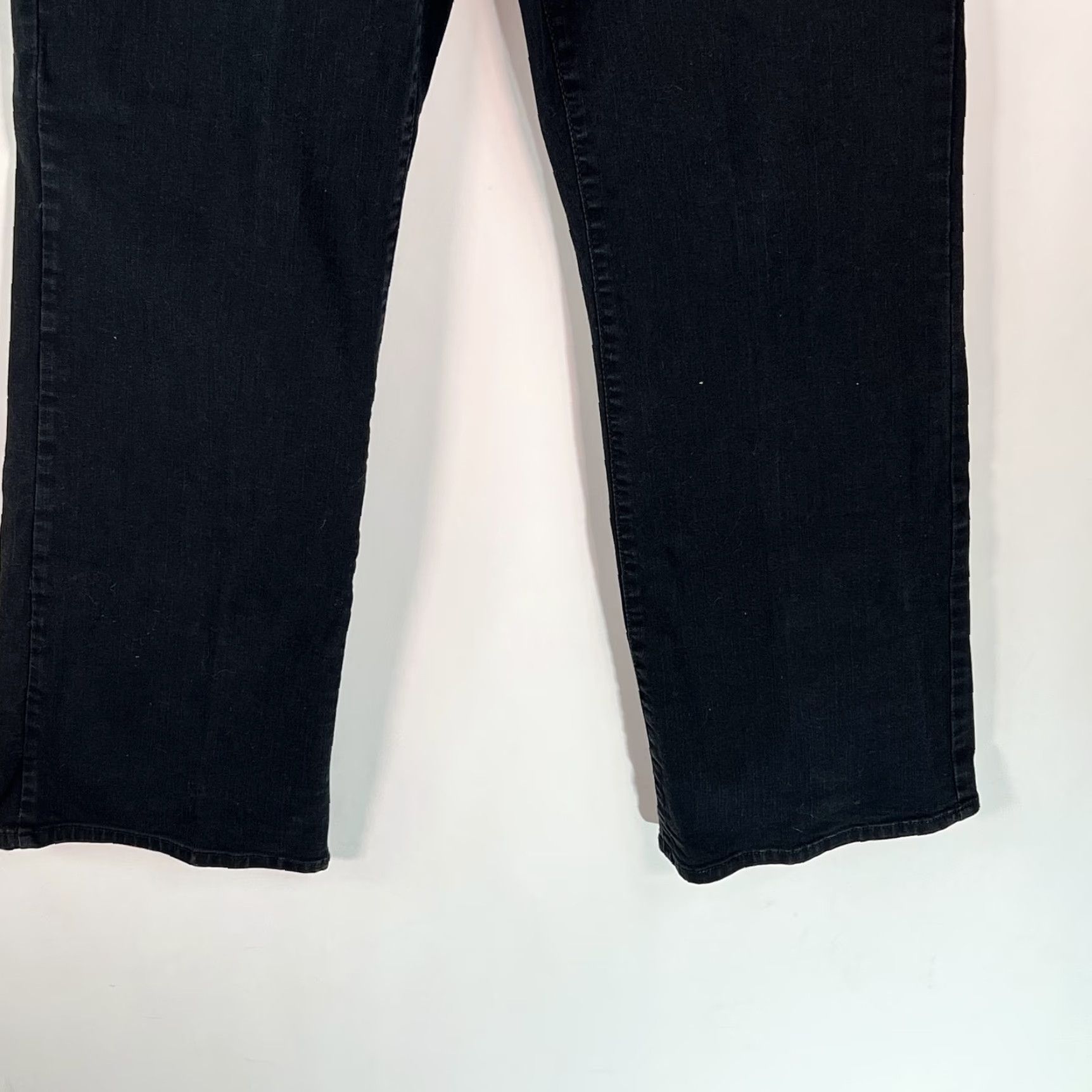 Levi's Levi's Jeans Adult 14 Regular Black Bootcut 512 Slimming 31in Inseam Womens Size 36" / US 14 / IT 50 - 5 Thumbnail