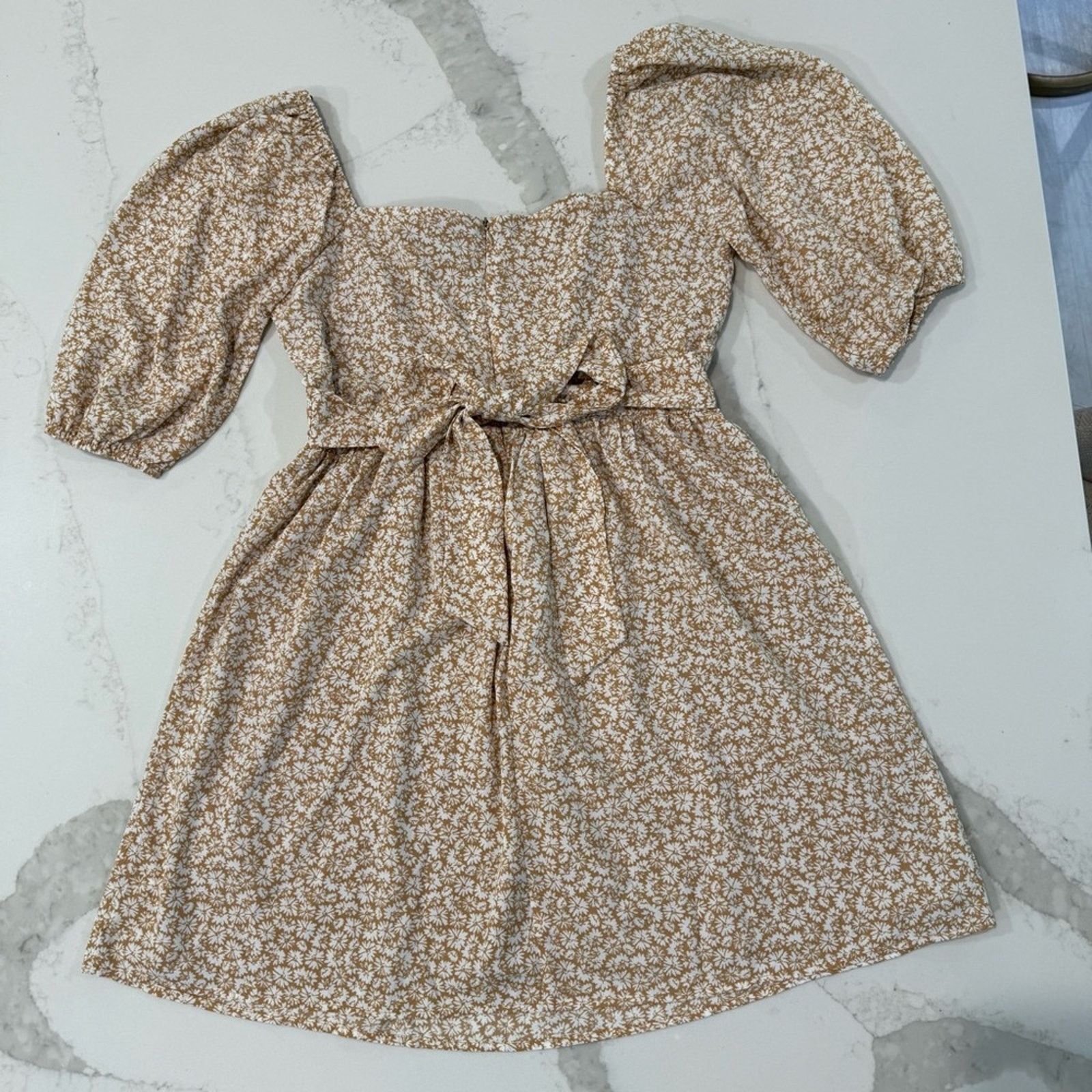 Forever 21 Forever 21 NWT Floral PuffSleeve Cottage Dress Womens Medium Size M / US 6-8 / IT 42-44 - 8 Thumbnail