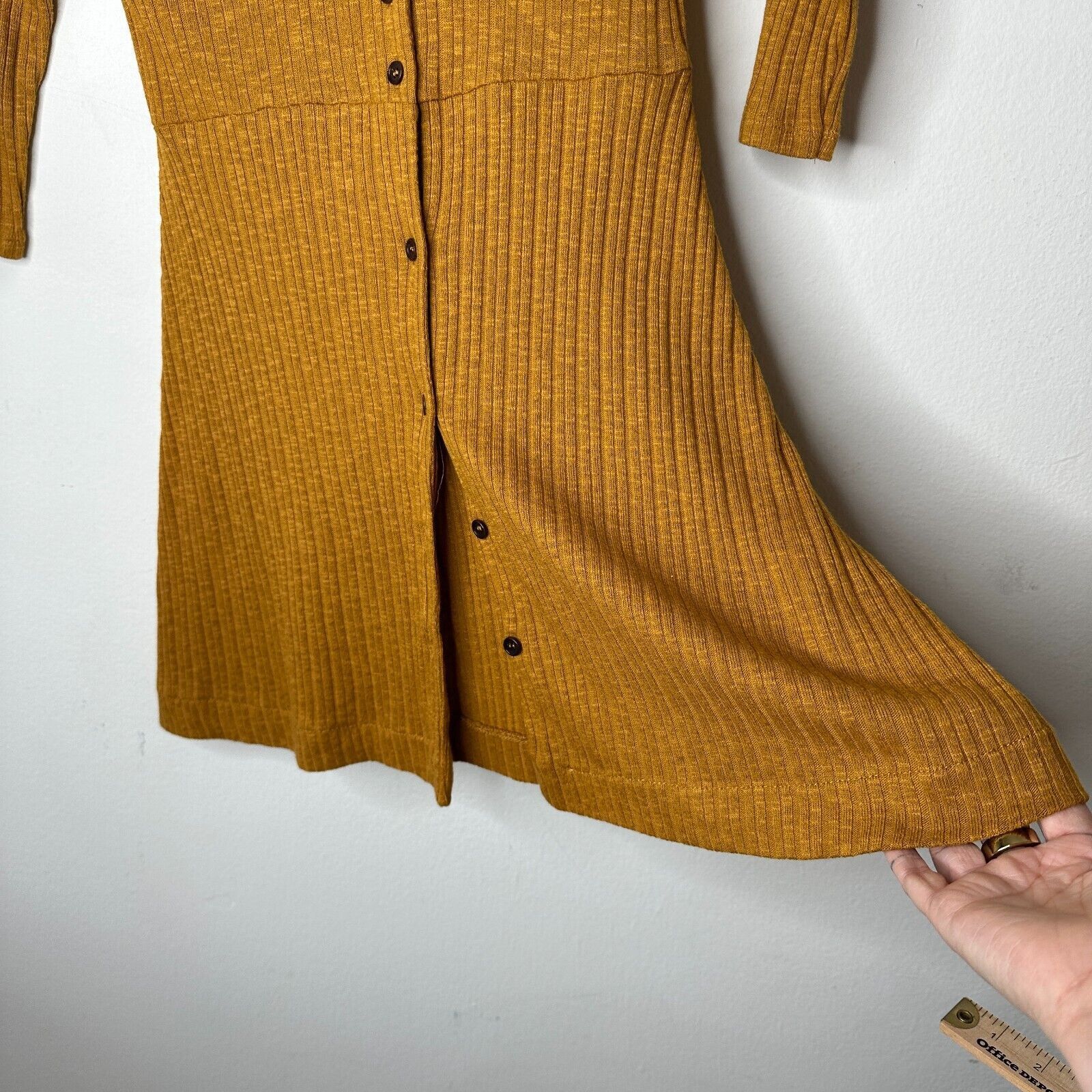 Pull & Bear Pull & Bear Golden Rib Long Sleeve VNeck Button Mini Dress S Size S / US 4 / IT 40 - 4 Thumbnail