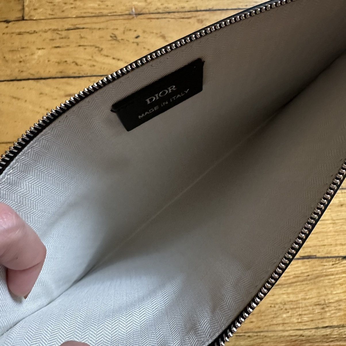 Dior FW25 leather zip pouch NWOT Size ONE SIZE - 3 Thumbnail