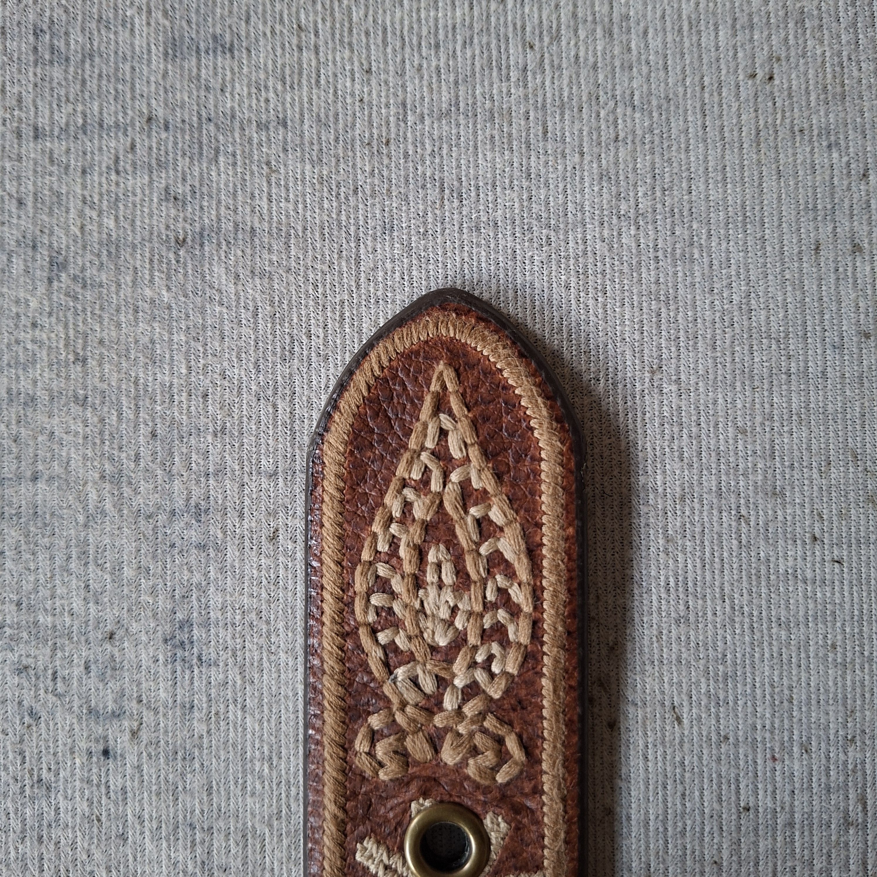 Eddie Bauer 🧵 Eddie baur solid brass embroidery navajo leather belt Size ONE SIZE - 5 Thumbnail