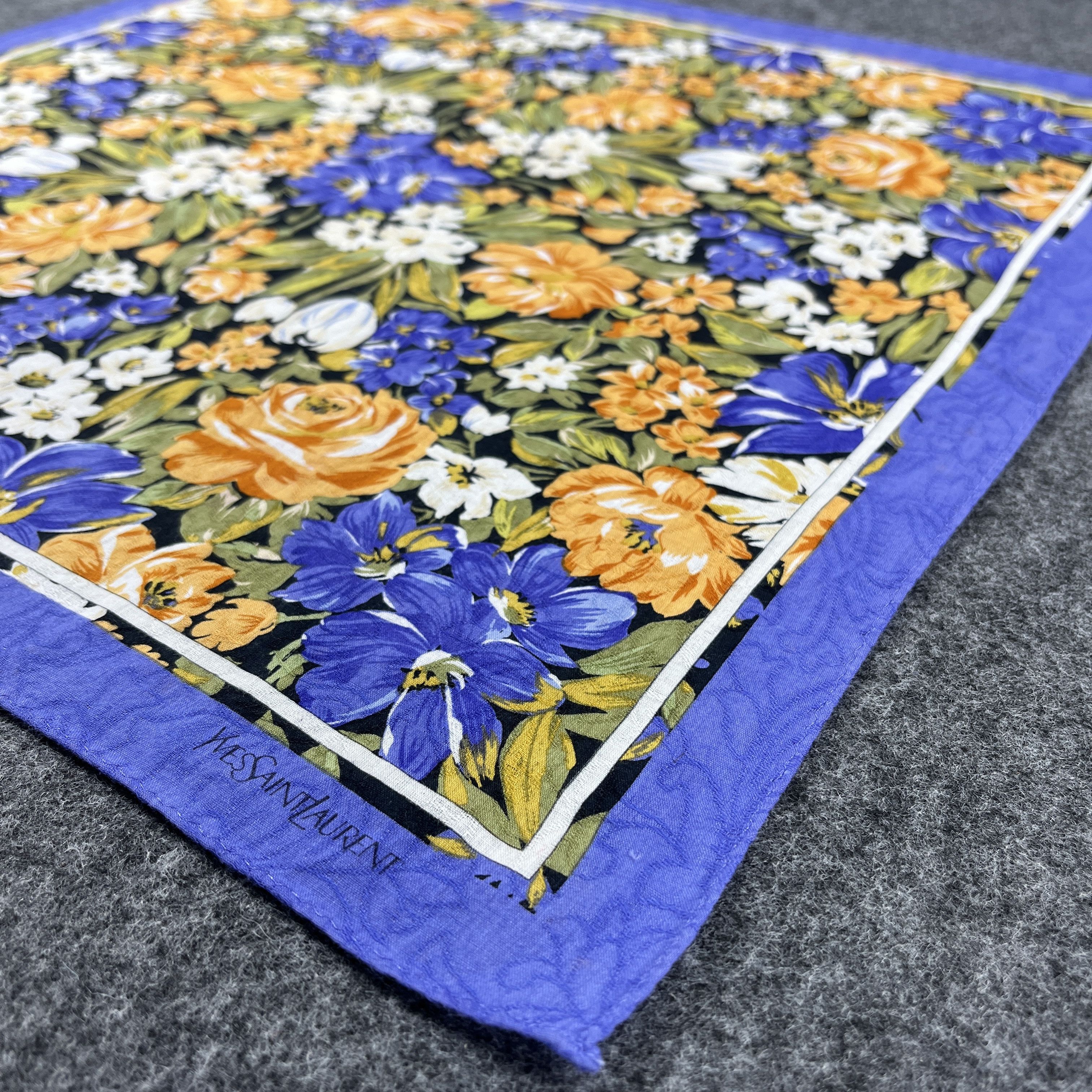 Vintage Yves Saint Laurent Handkerchief / Bandana / Neckerchief B292 Size ONE SIZE - 6 Thumbnail