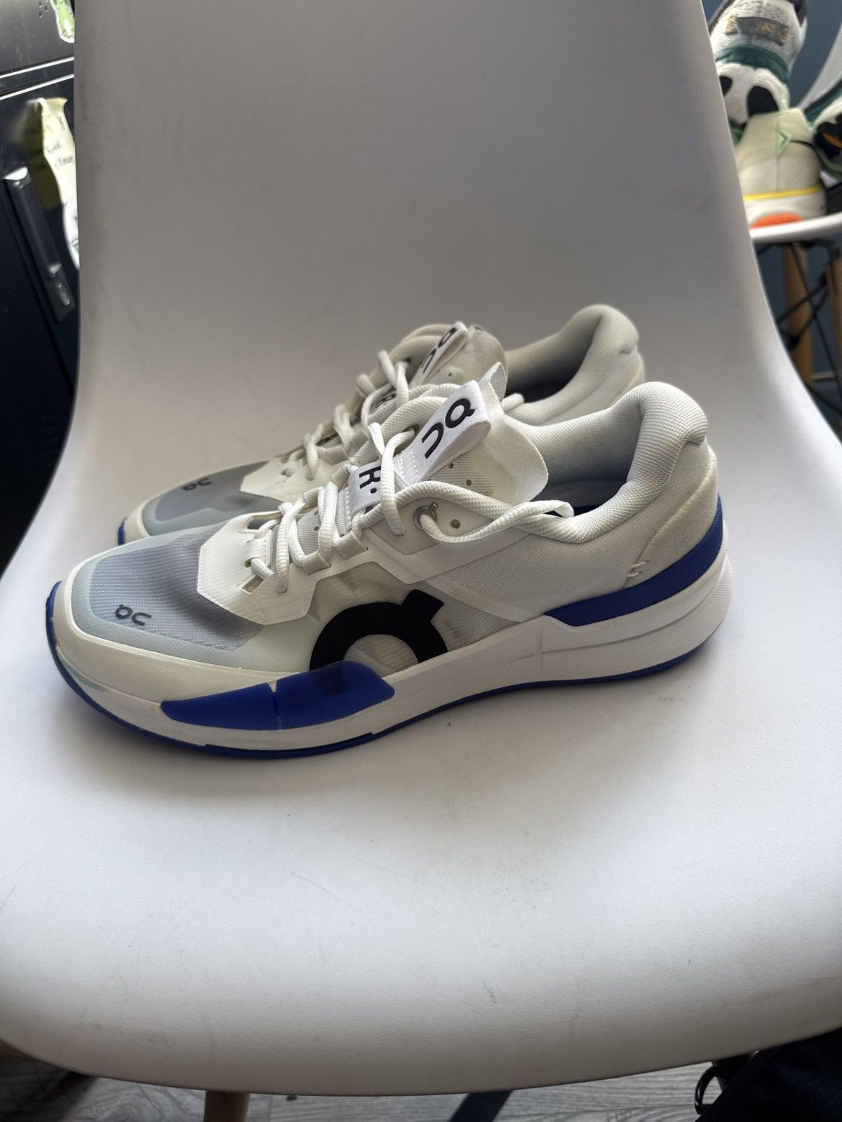 On On Roger Pro 2 Size US 10 / EU 43 - 2 Thumbnail