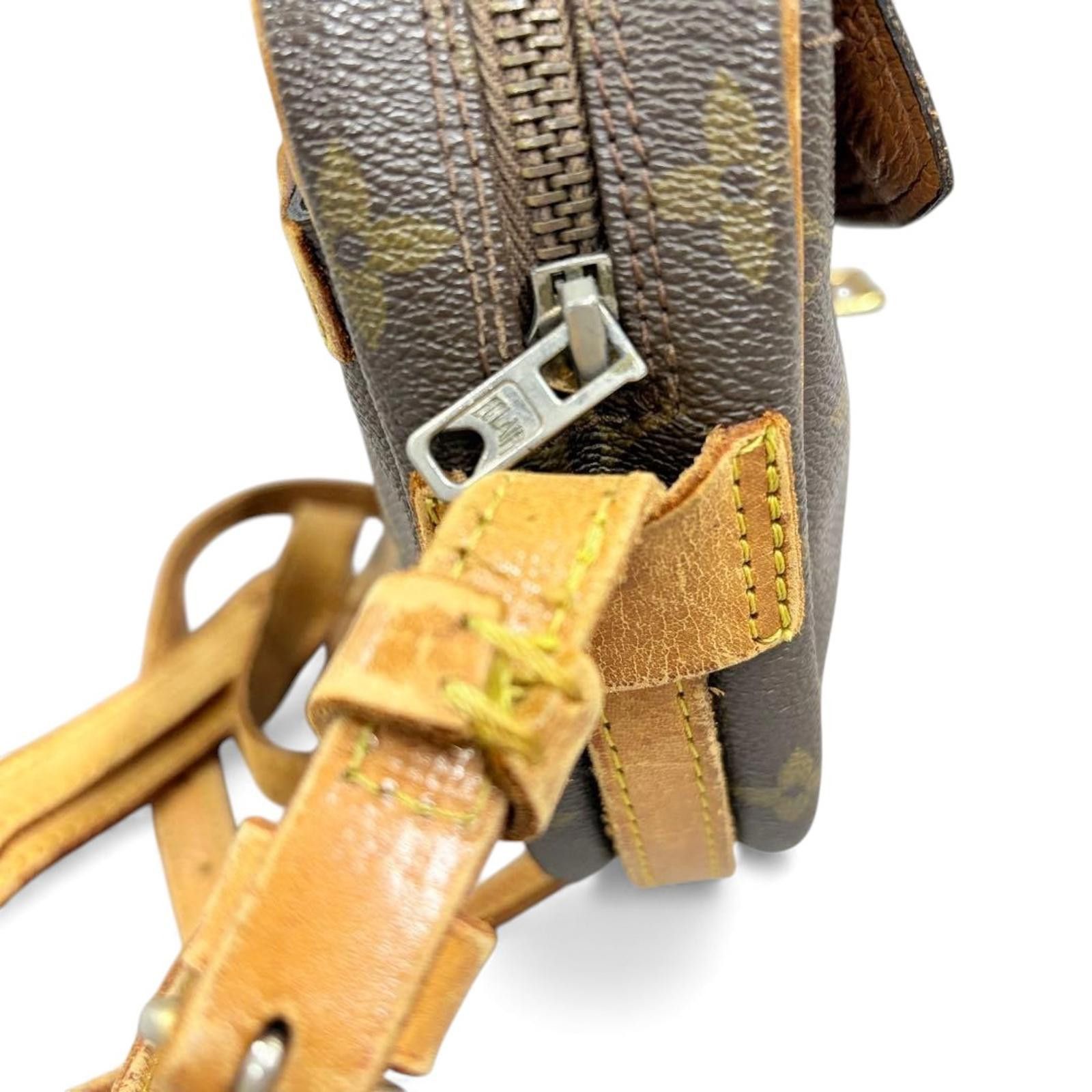 Louis Vuitton Louis Vuitton - Monogram Canvas Crossbody Bag Size ONE SIZE - 3 Thumbnail