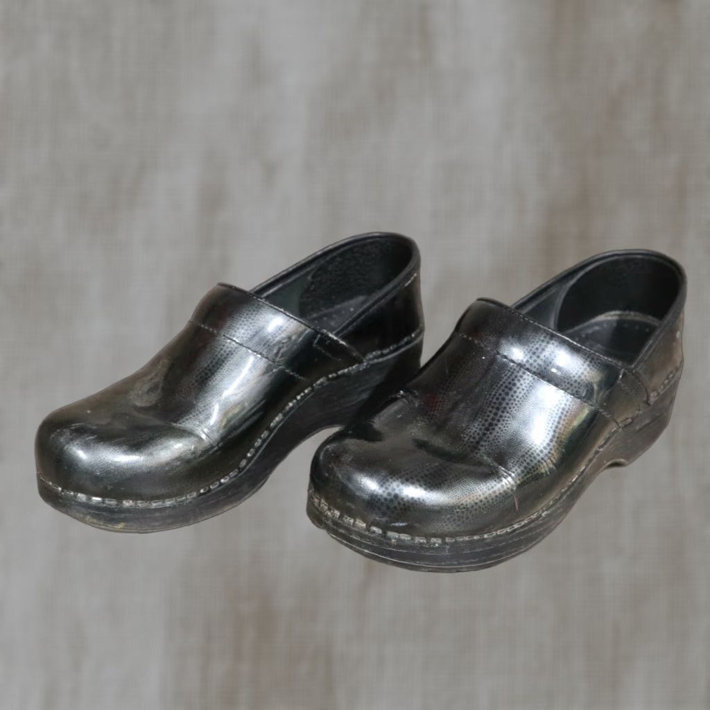 Dansko Dansko Black Clogs Women's US 6.5-7 EU 37 Patent Leather Arch Support Comfort Orthopedic Slip On Casual Workwear Size ONE SIZE - 1 Thumbnail