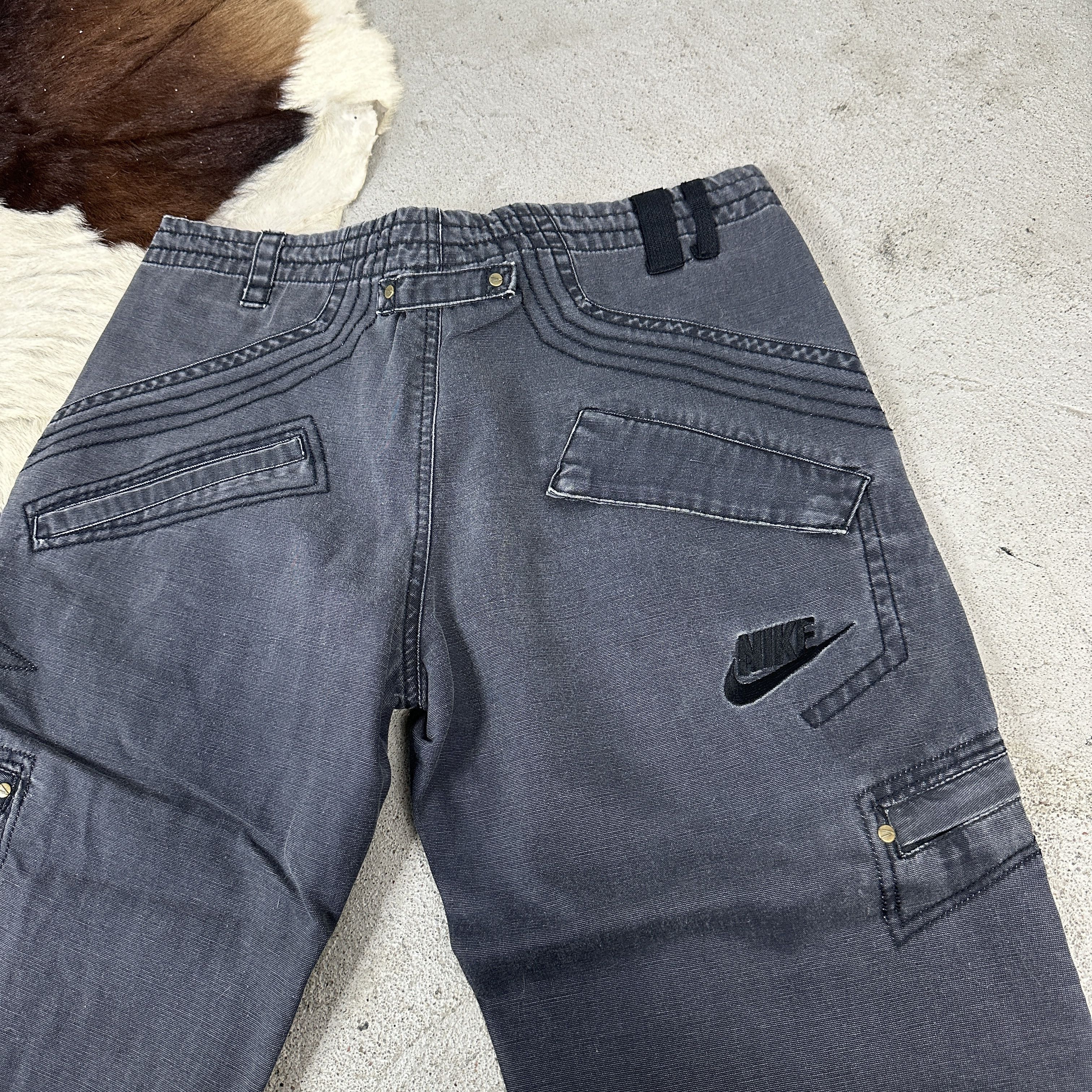Nike × Vintage Sportswear Y2K Cargo Nike Vintage Washed&Faded Pants Size US 30 / EU 46 - 2 Thumbnail
