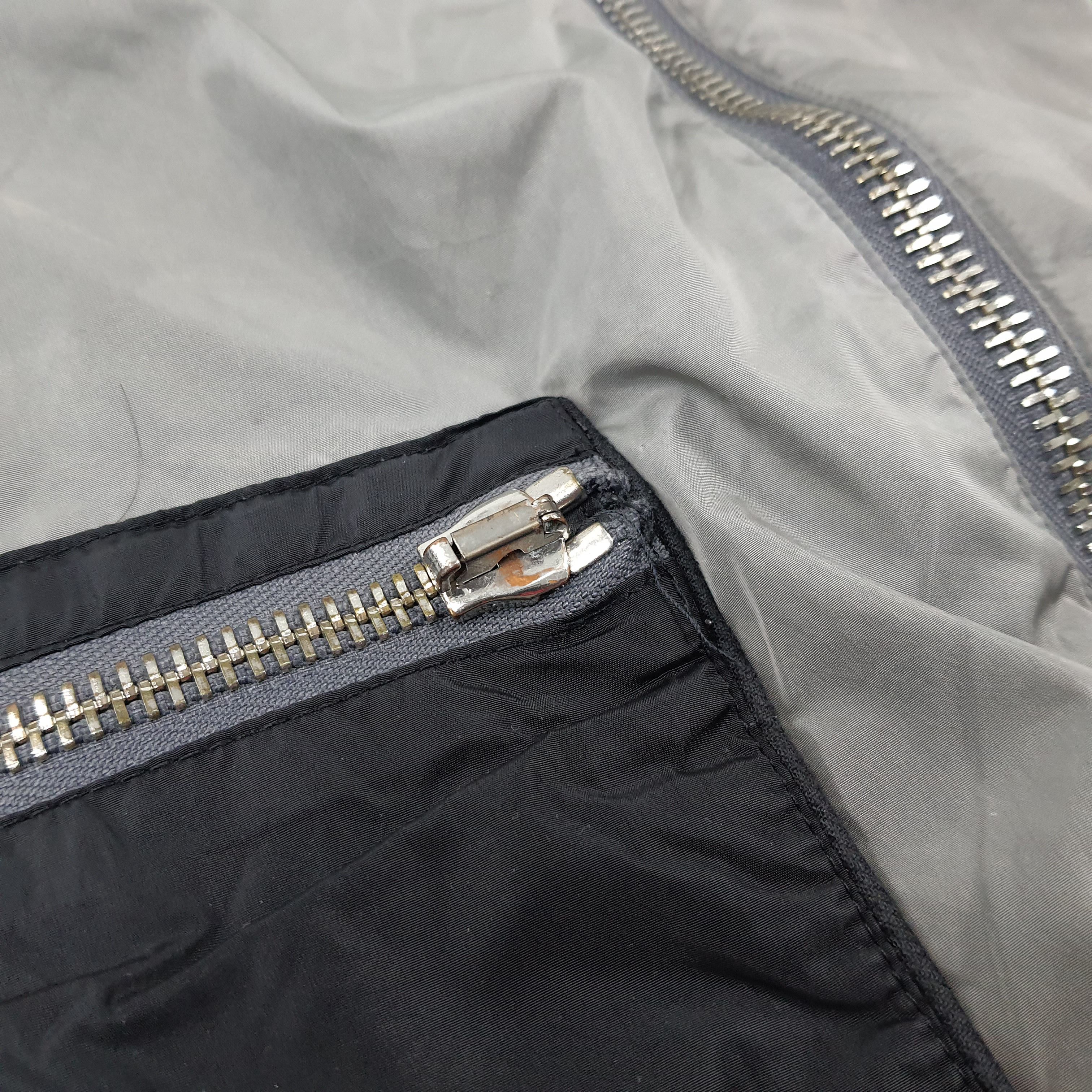 Vintage Vintage Prada Milano Windbraker Jacket Size US L / EU 52-54 / 3 - 7 Thumbnail