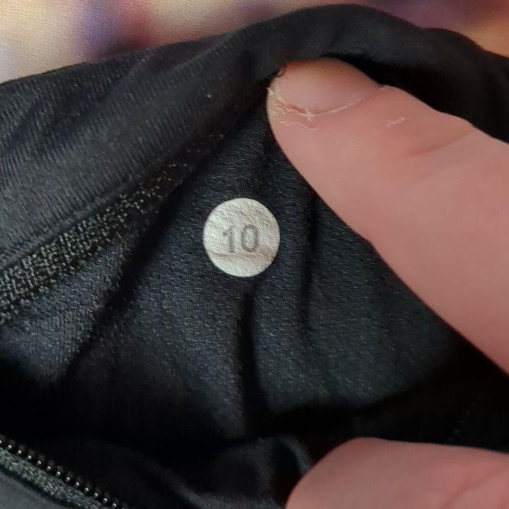 Lululemon Lululemon Run Times Short *2-way stretch size 10 Size 32" / US 10 / IT 46 - 4 Thumbnail