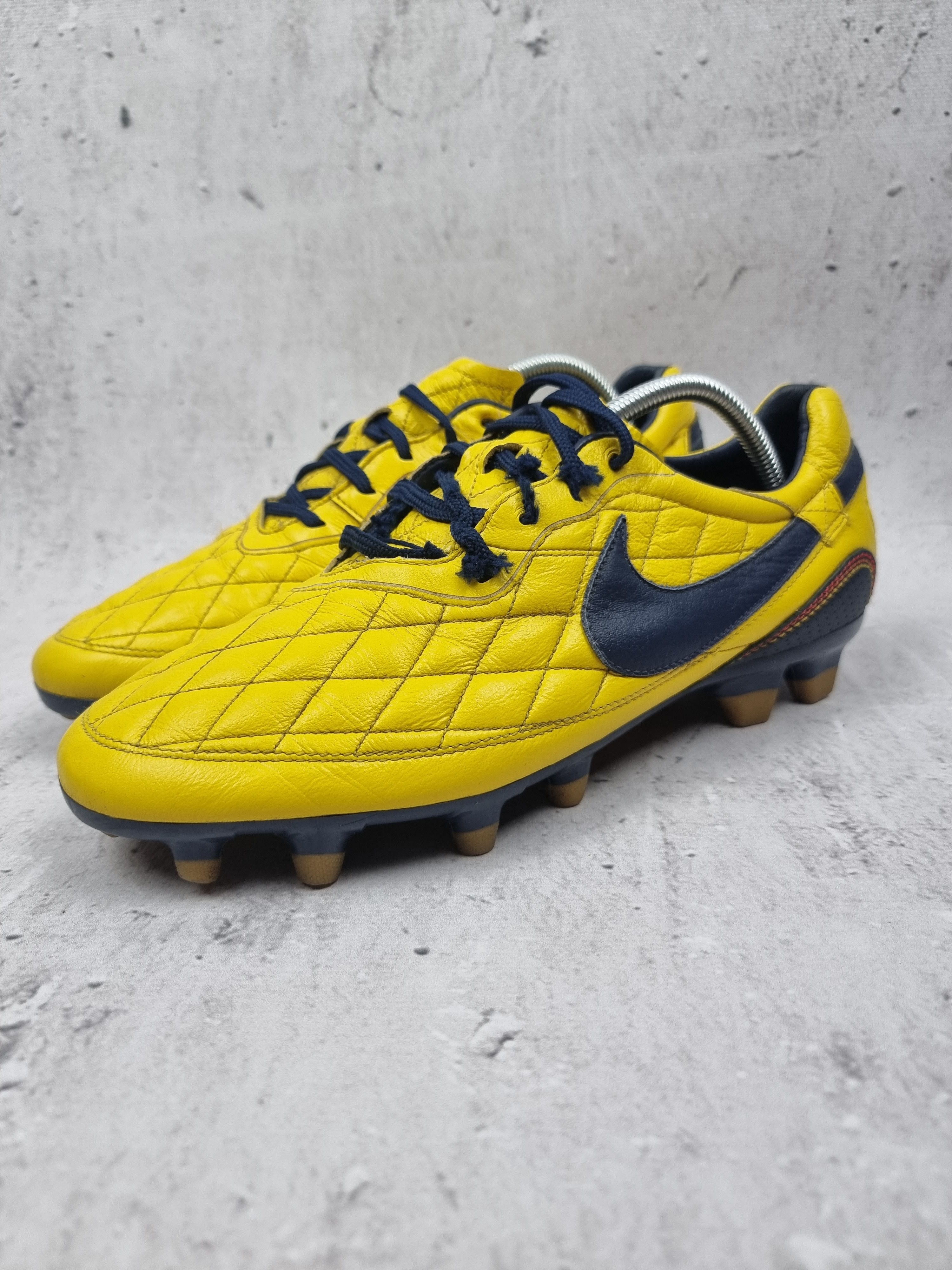 Nike Football shoes nike 44 Ronaldinho r10 vintage rare Size US 11 / EU 44 - 2 Thumbnail