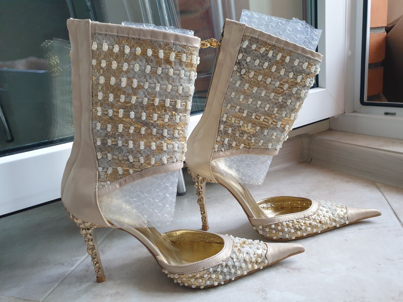 Other Designer beaded pointed-toe pumps US sz 6 / Eur sz 36 Size US 6 / IT 36 - 1 Thumbnail