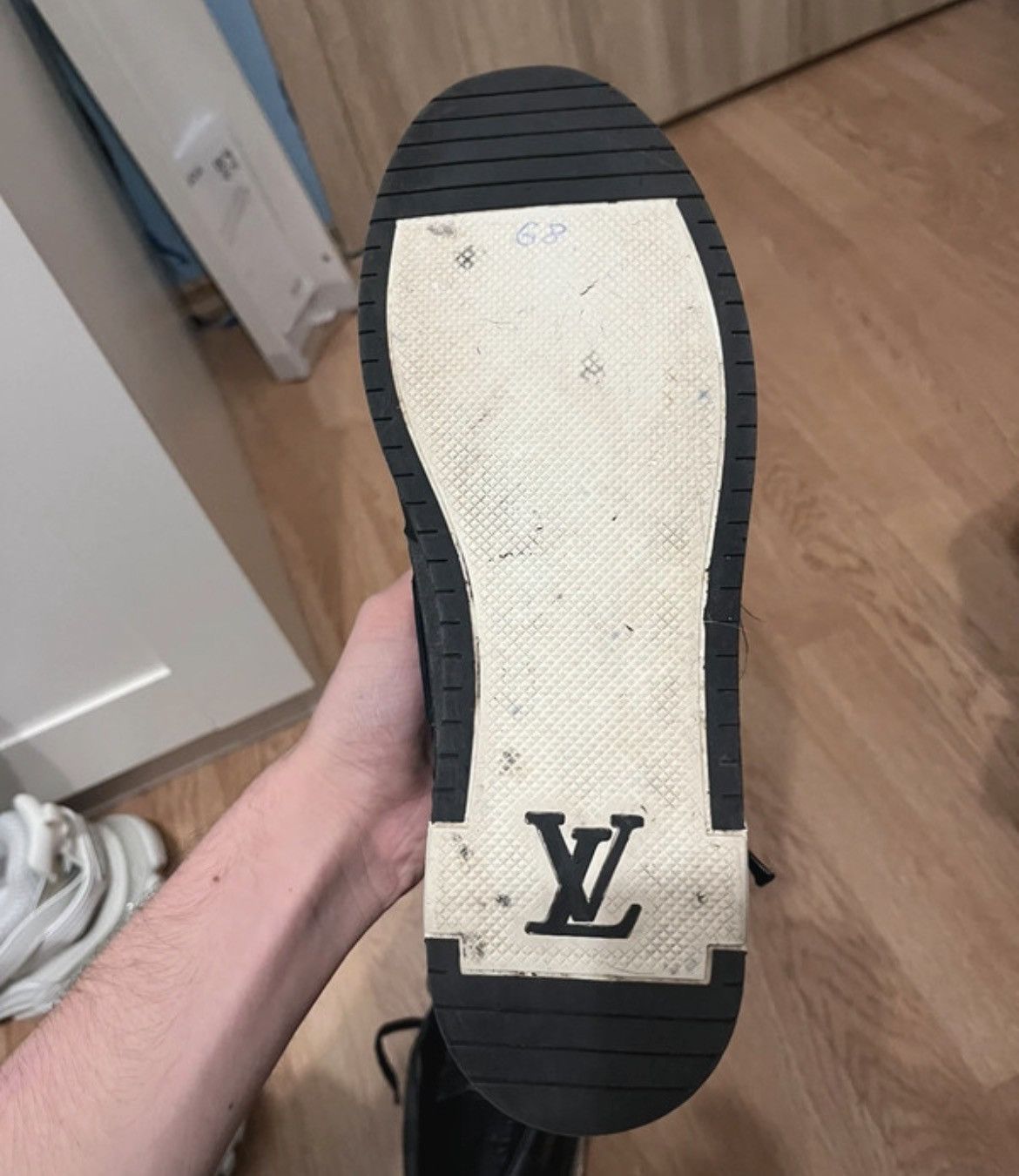 Louis Vuitton Louis Vuitton Propeller Sneakers Size US 9 / EU 42 - 11 Thumbnail