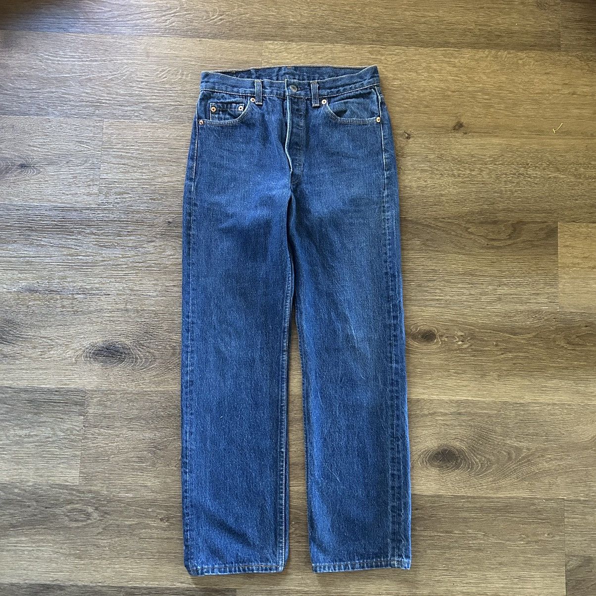 Levi's × Vintage Vintage Mid-Wash Levi 501 Jeans Size US 31 - 1 Thumbnail