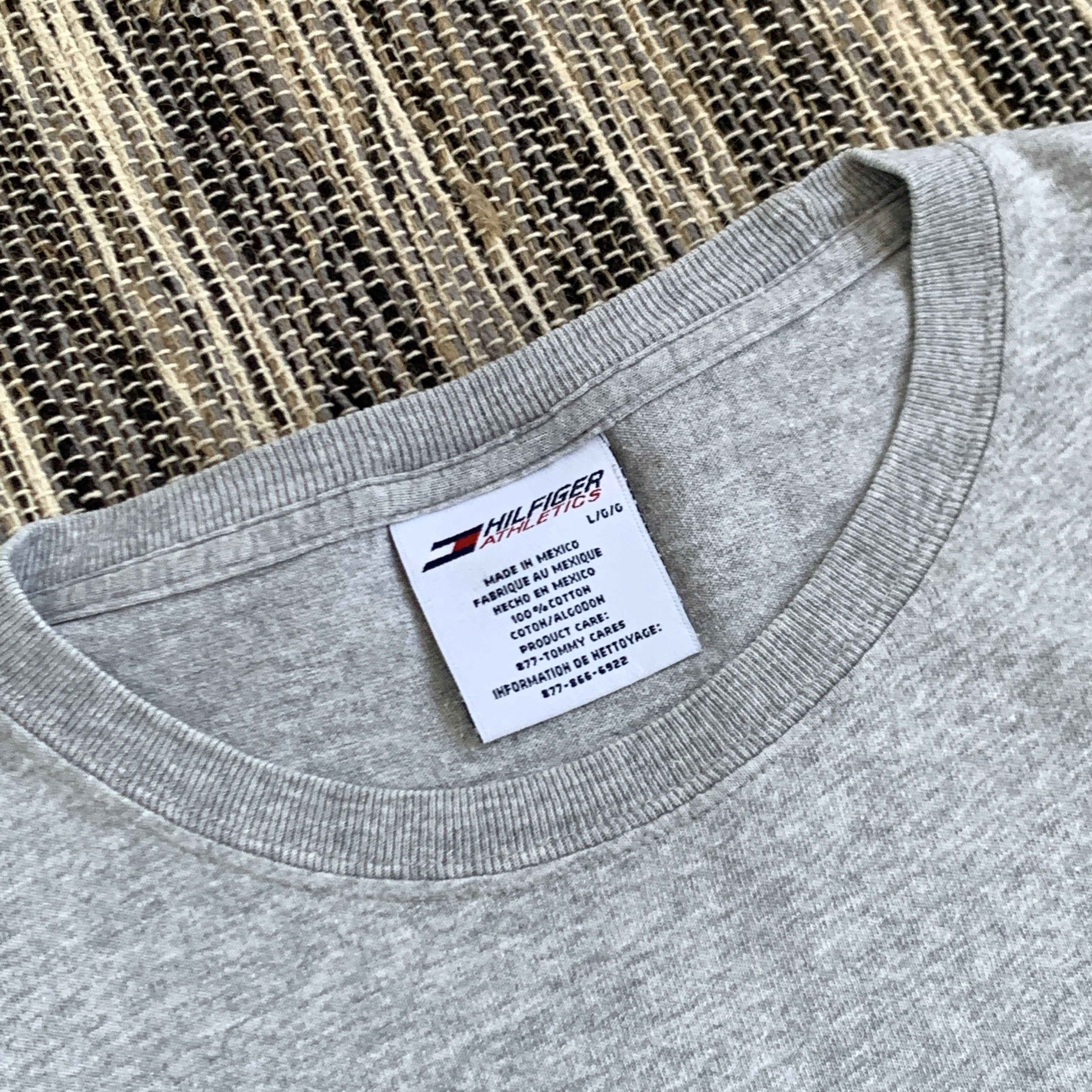 Tommy Hilfiger Vintage Tommy Hilfiger 90s Grey Graphic Longsleeve Tee Shirt Size US L / EU 52-54 / 3 - 4 Thumbnail