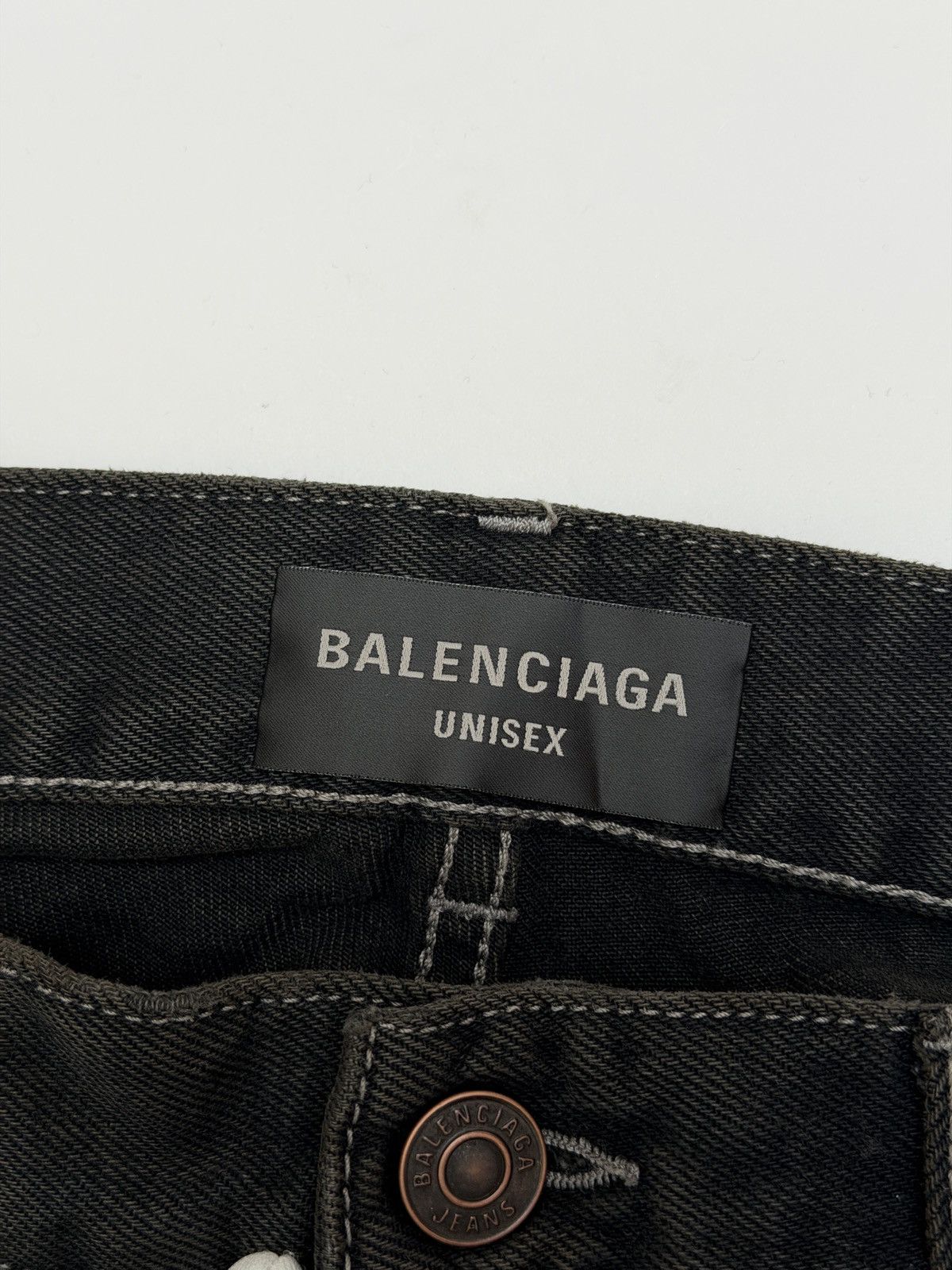 Balenciaga Balenciaga Destroyed Straight Denim Pant Anthracite Size US 30 / EU 46 - 11 Thumbnail