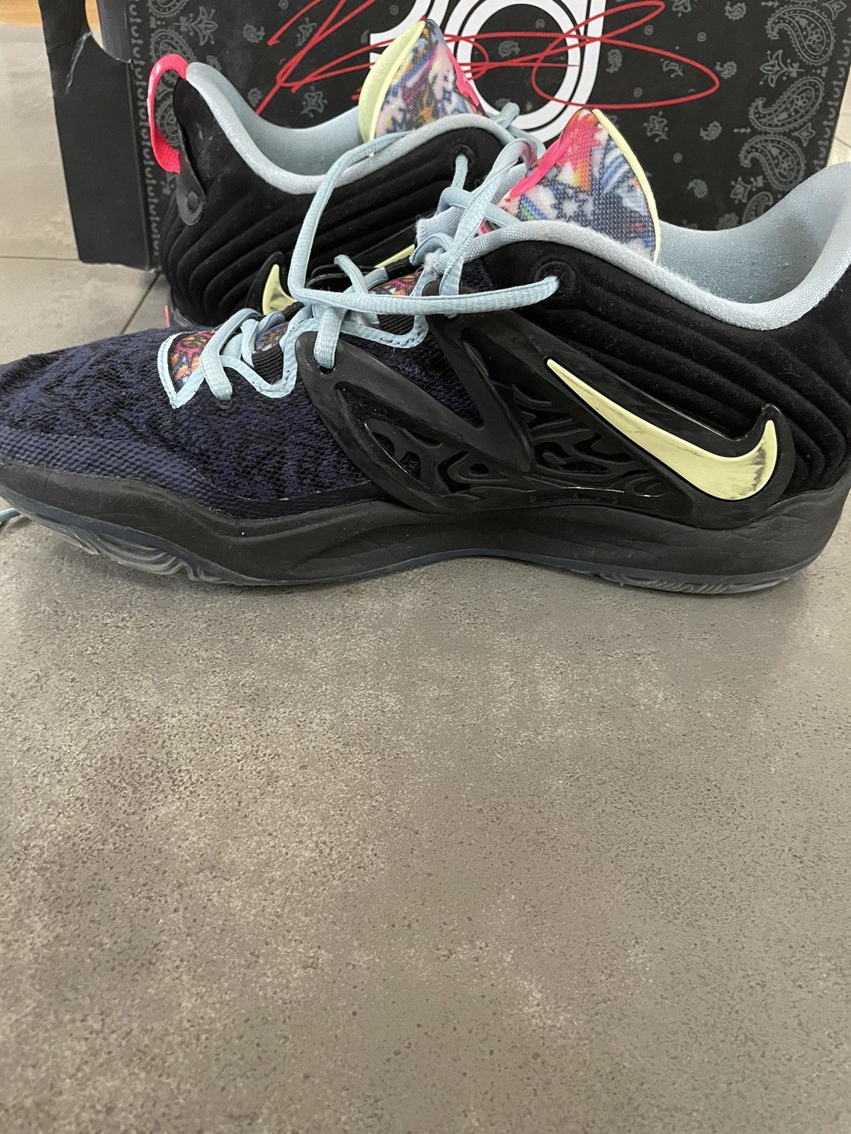 Nike Nike KD 15 Beginnings Size US 11 / EU 44 - 2 Thumbnail