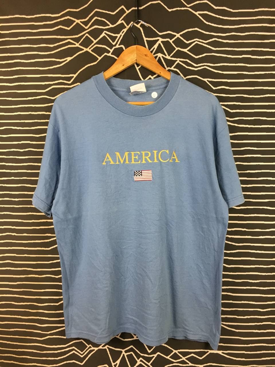 Vintage Vtg 90s Hanes Beefy-T America Embroidered Logo Tee Size US L / EU 52-54 / 3 - 1 Thumbnail
