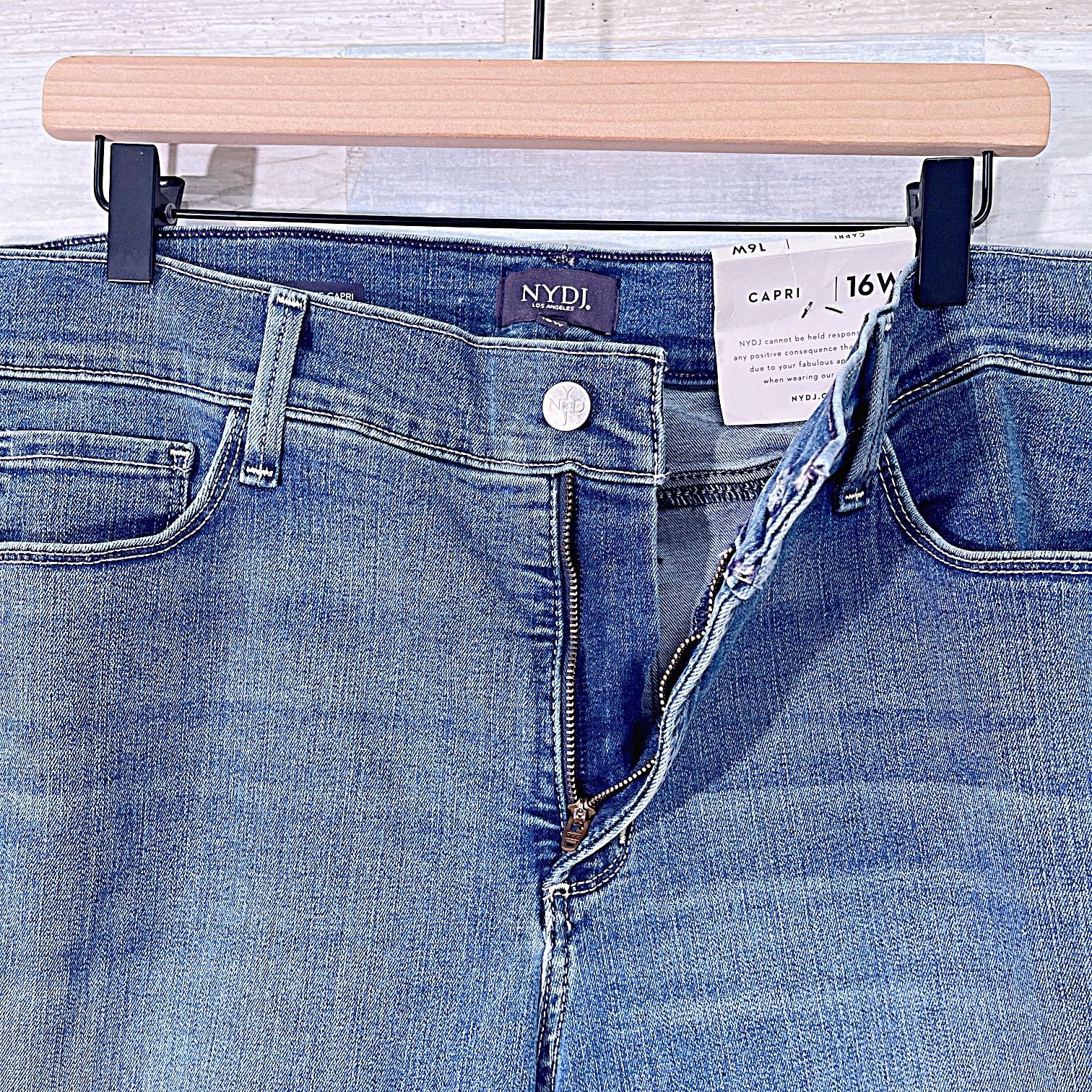 NYDJ NYDJ Dayla Wide Cuff Capri Jeans Womens Plus Size 16W Size 38" / US 16 / IT 52 - 4 Thumbnail