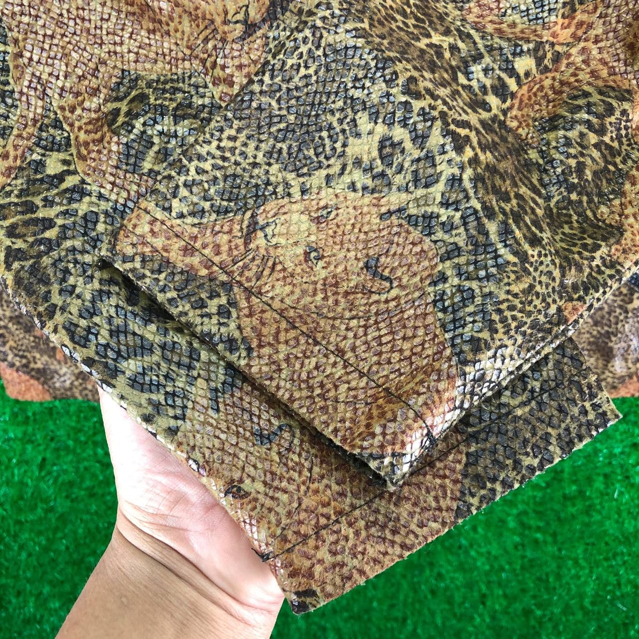 Habitat × Vintage Vintage 90's Leopard Fullprint Scaly Fabric Zipper Jacket Size S / US 4 / IT 40 - 13 Thumbnail