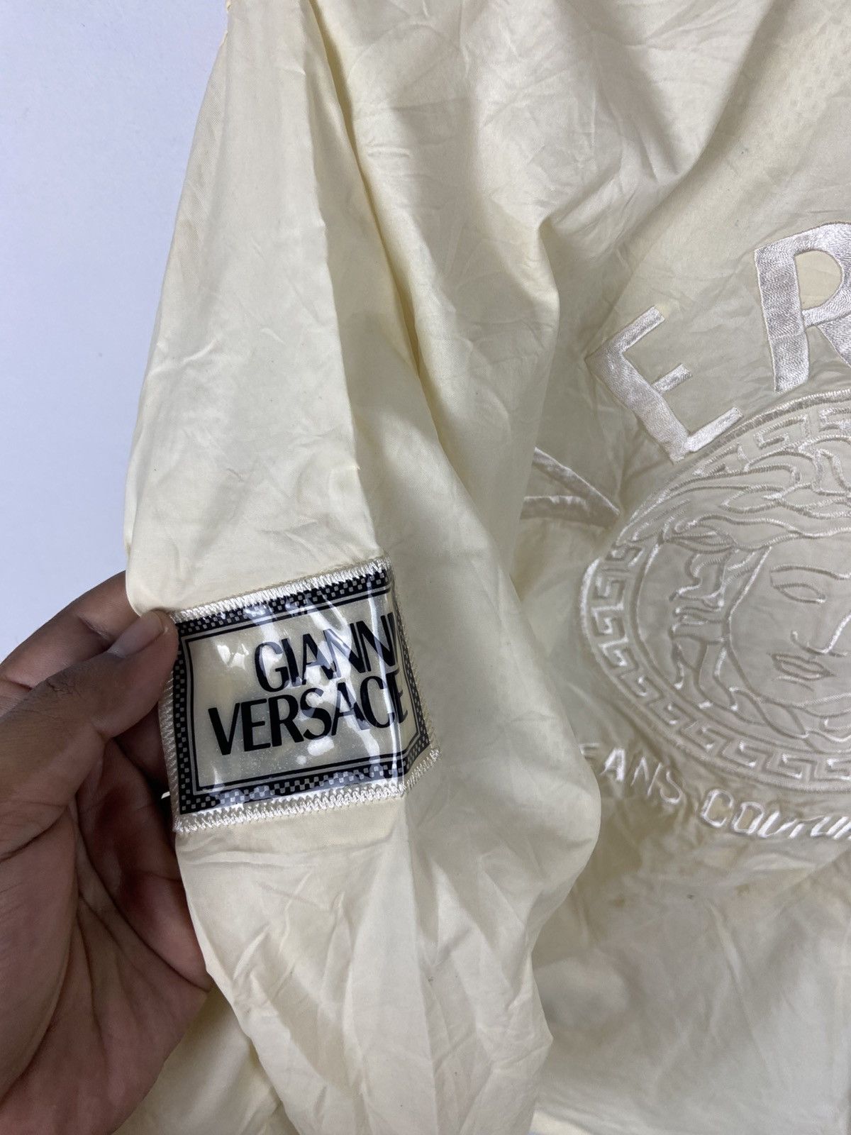 Vintage VINTAGE VERSACE WINDBREAKER BIG LOGO Size US L / EU 52-54 / 3 - 3 Thumbnail