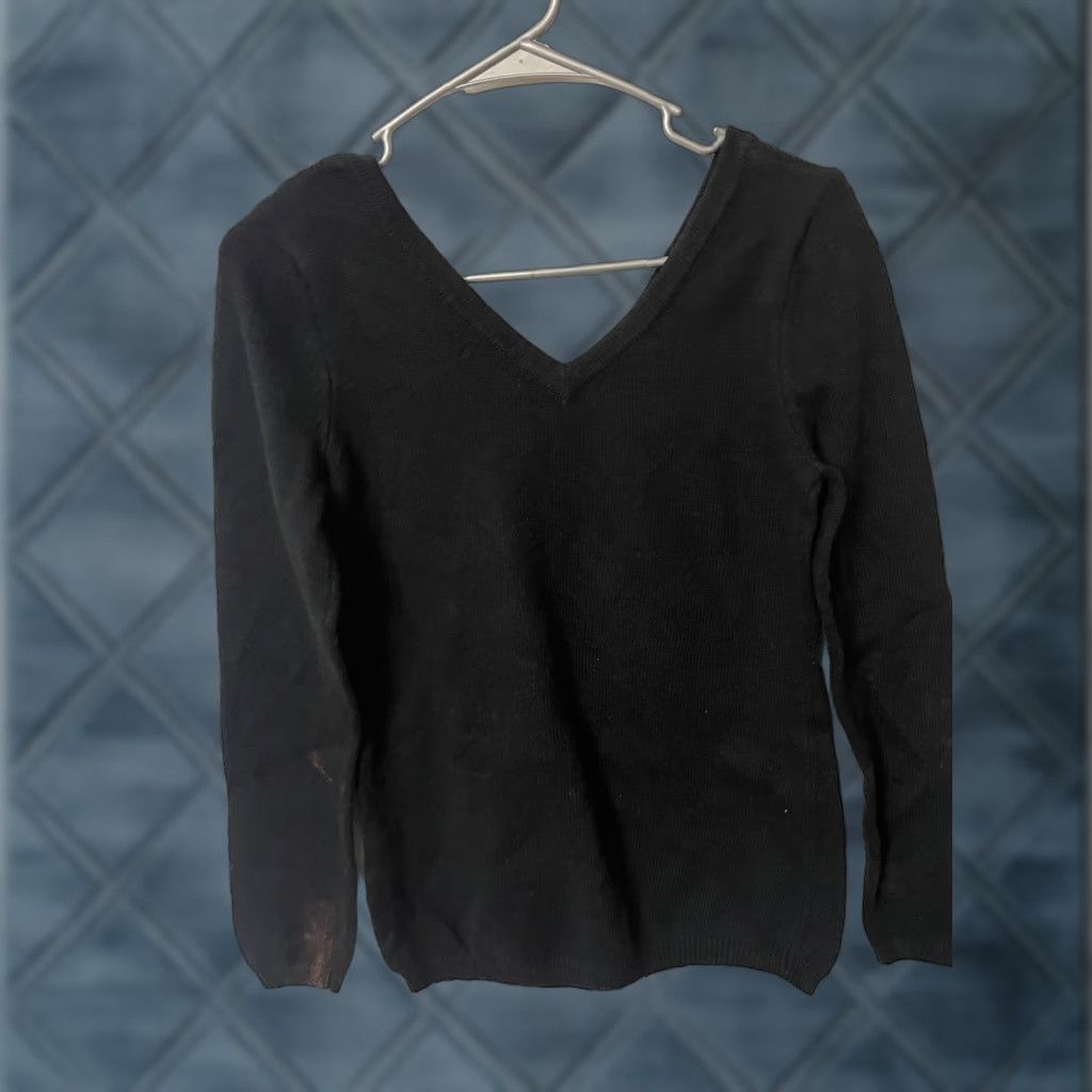 Old Navy Old Navy Women's Black V-Neck Long Sleeve Knit Sweater Size M Size M / US 6-8 / IT 42-44 - 1 Thumbnail