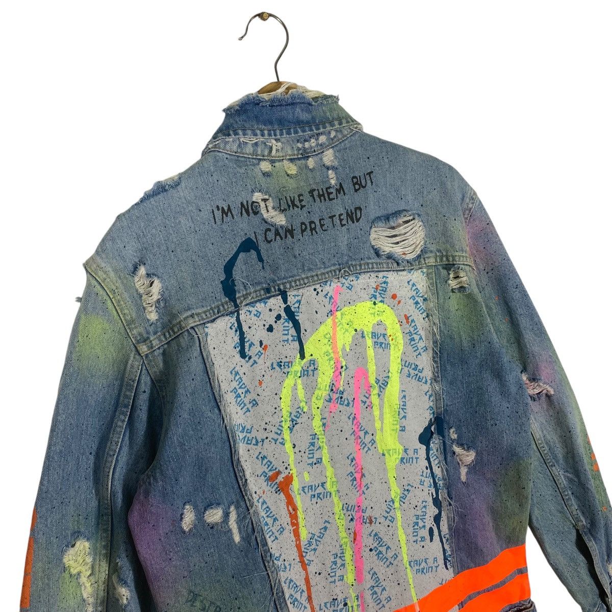 Zara Zara Distressed Denim Trucker Painted Jacket M Size Size US M / EU 48-50 / 2 - 14 Thumbnail