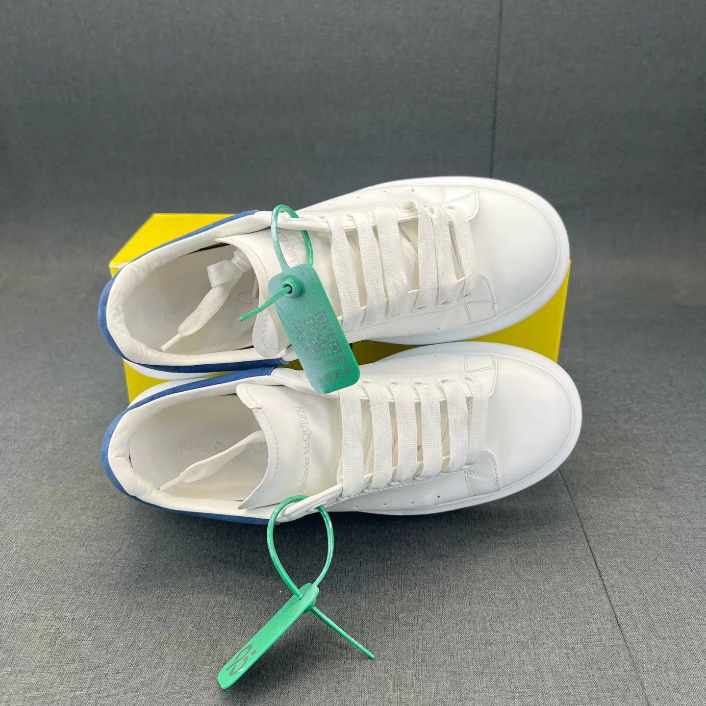 Alexander McQueen McQ blue tail 41 sneakers mint Size US 8 / EU 41 - 7 Thumbnail
