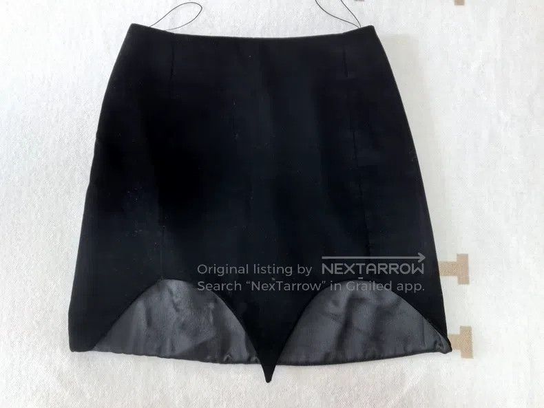 Saint Laurent Paris Saint Laurent Paris size F34 Black Velvet Midi Skirt Size 23" - 1 Thumbnail