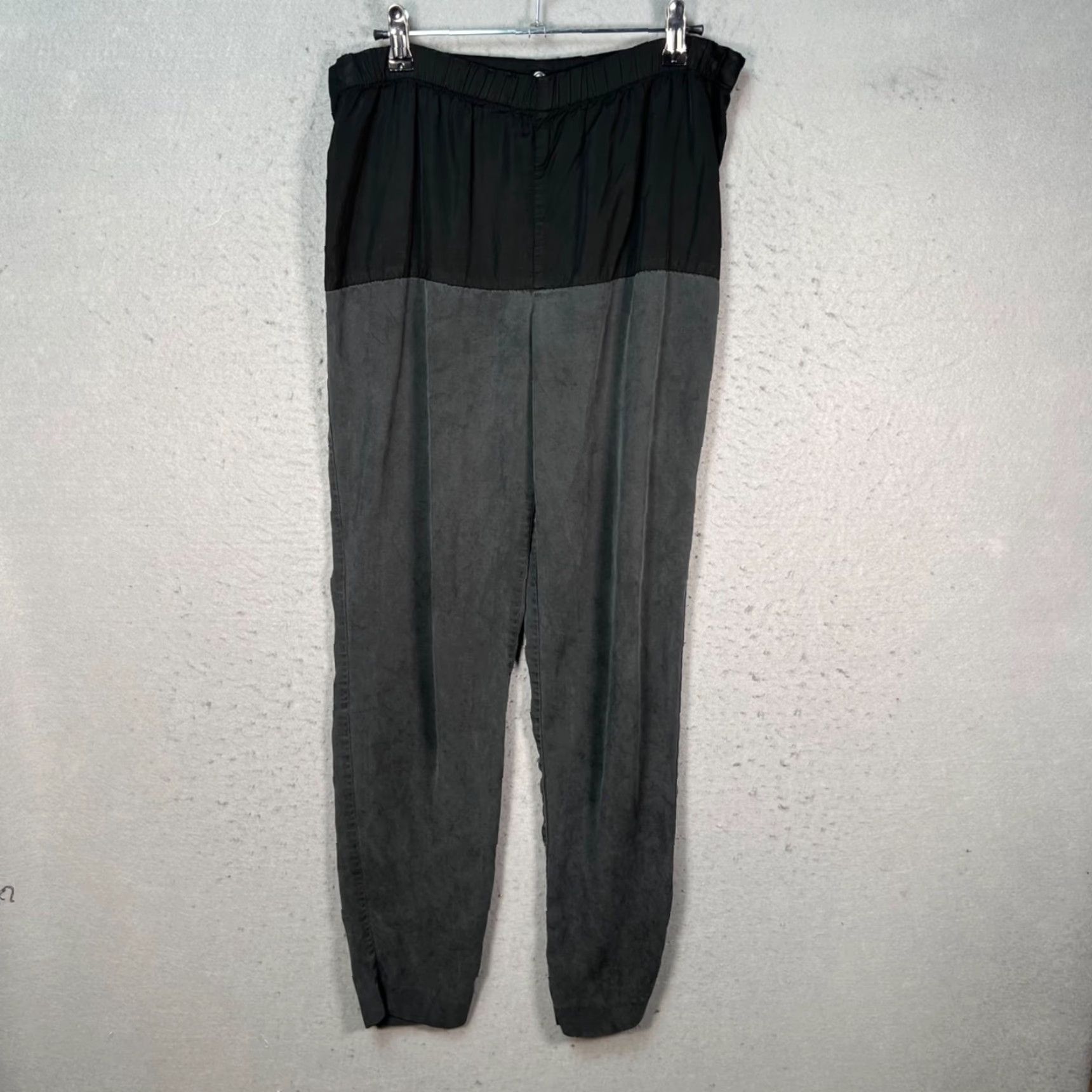 Vintage MM6 Maison Margiela x Opening Ceremony Pants Two-Tone Black & Gray Size 42 Women Tapered Ankle Cotton Viscose Front Flat Vintage No N/A Size 28" / US 6 / IT 42 - 2 Thumbnail