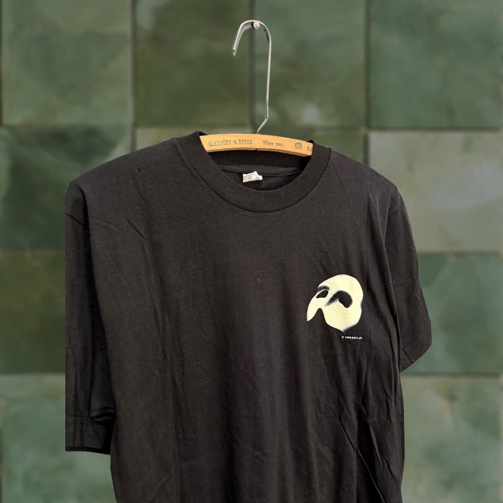Vintage VINTAGE The Phantom Of The Opera London Theater Black Tee Medium Shirt Mens 80s Black M Size US M / EU 48-50 / 2 - 1 Thumbnail