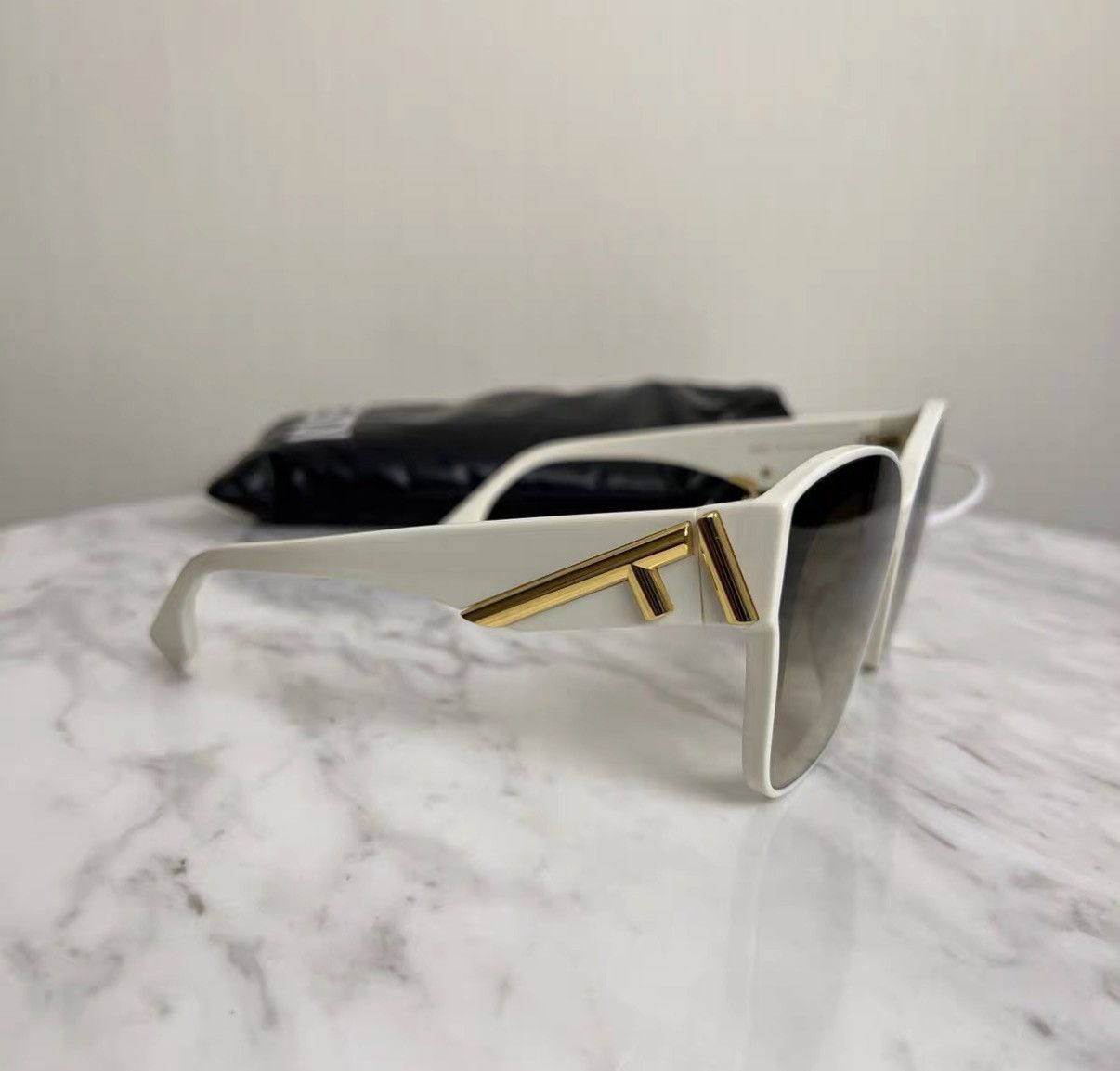 Fendi Fendi Logo Oval Sunglasses J42 Size ONE SIZE - 3 Thumbnail