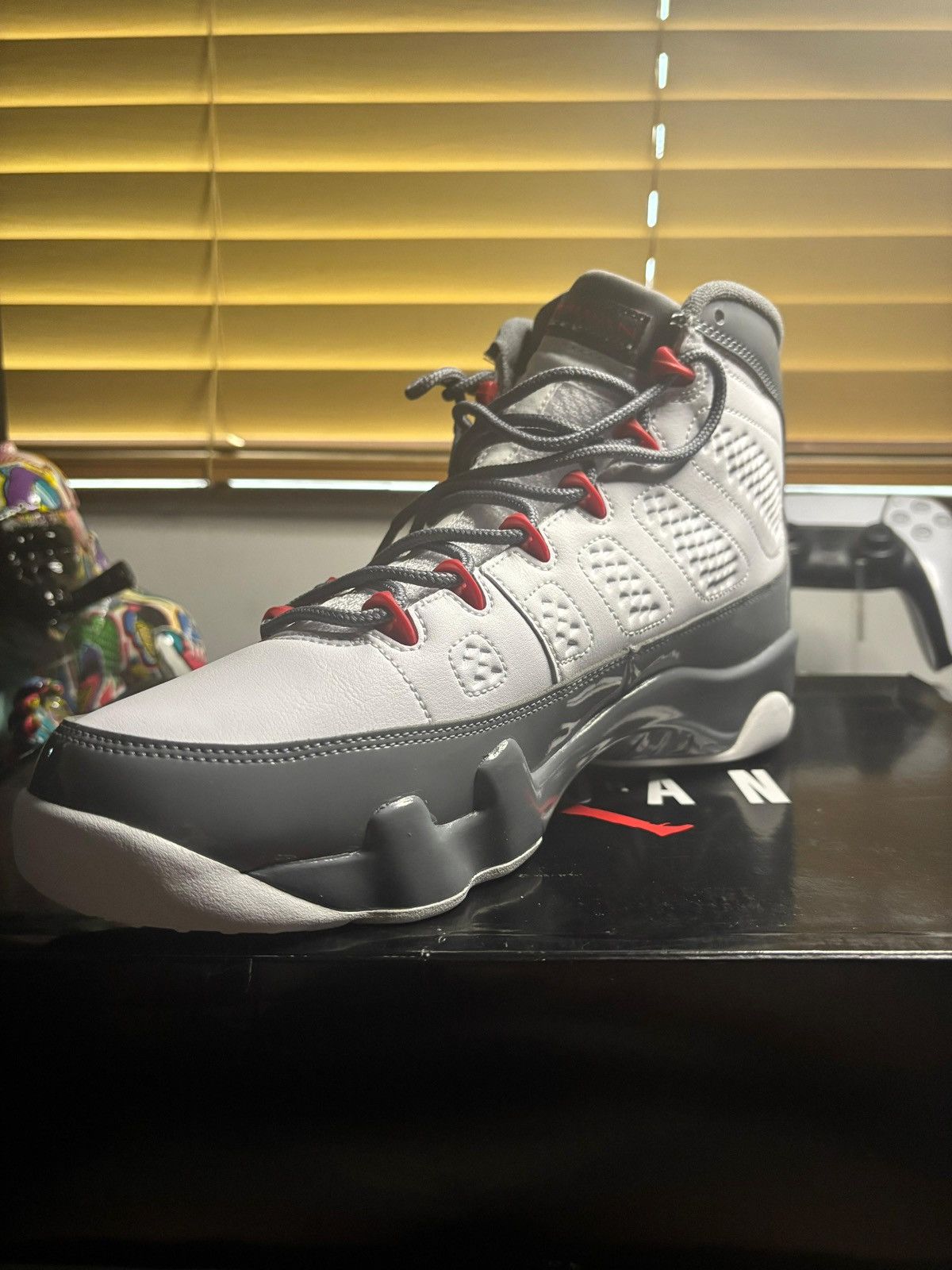Jordan Brand Nike Air Jordan 9 Retro Size US 11 / EU 44 - 5 Thumbnail
