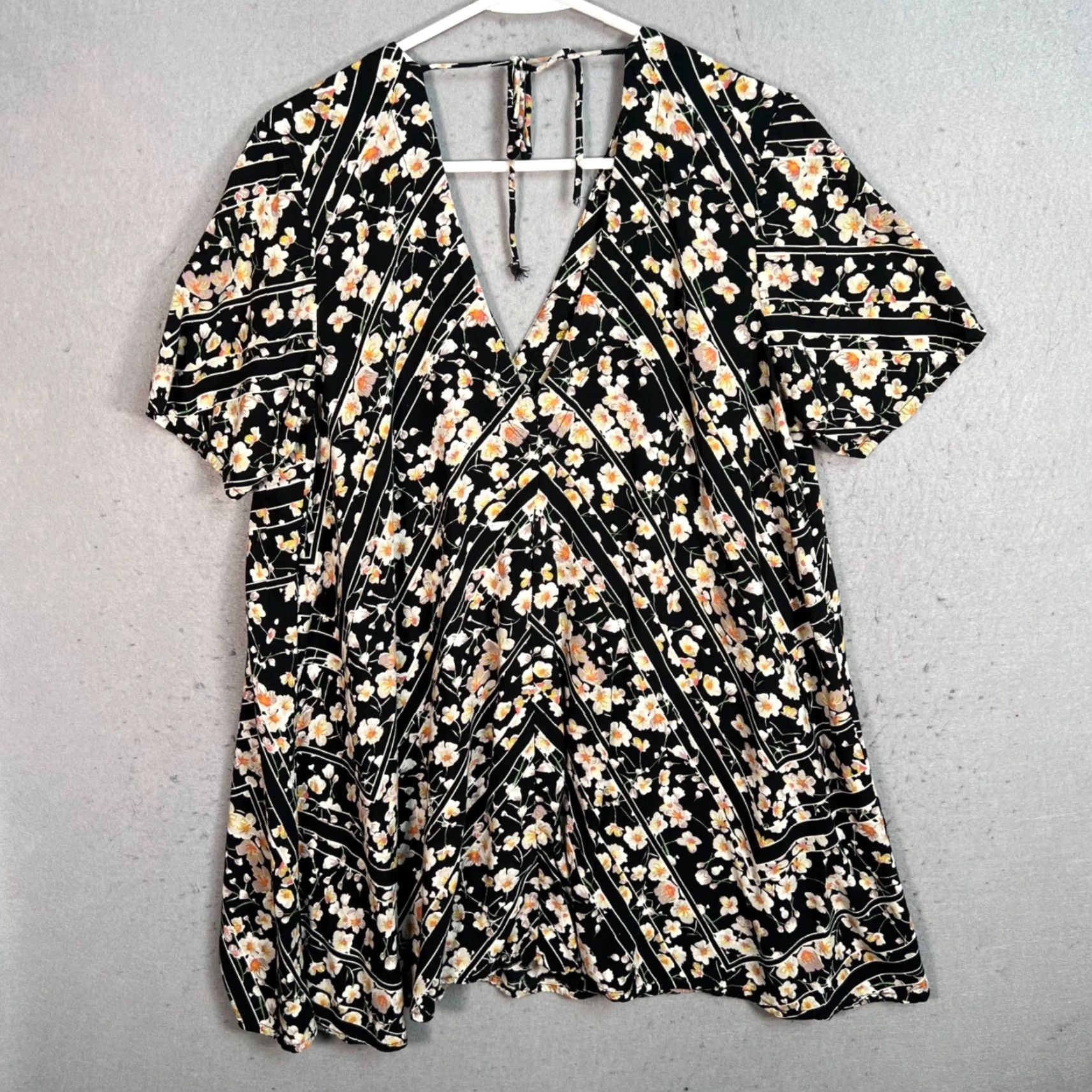 Vintage Motel Dress Shiny Floral V-Neck Short Sleeve Mini - Adult Womens Large Black - Party/Cocktail, 100% Viscose, Summer/Spring, Regular Size 36" / US 14 / IT 50 - 2 Thumbnail