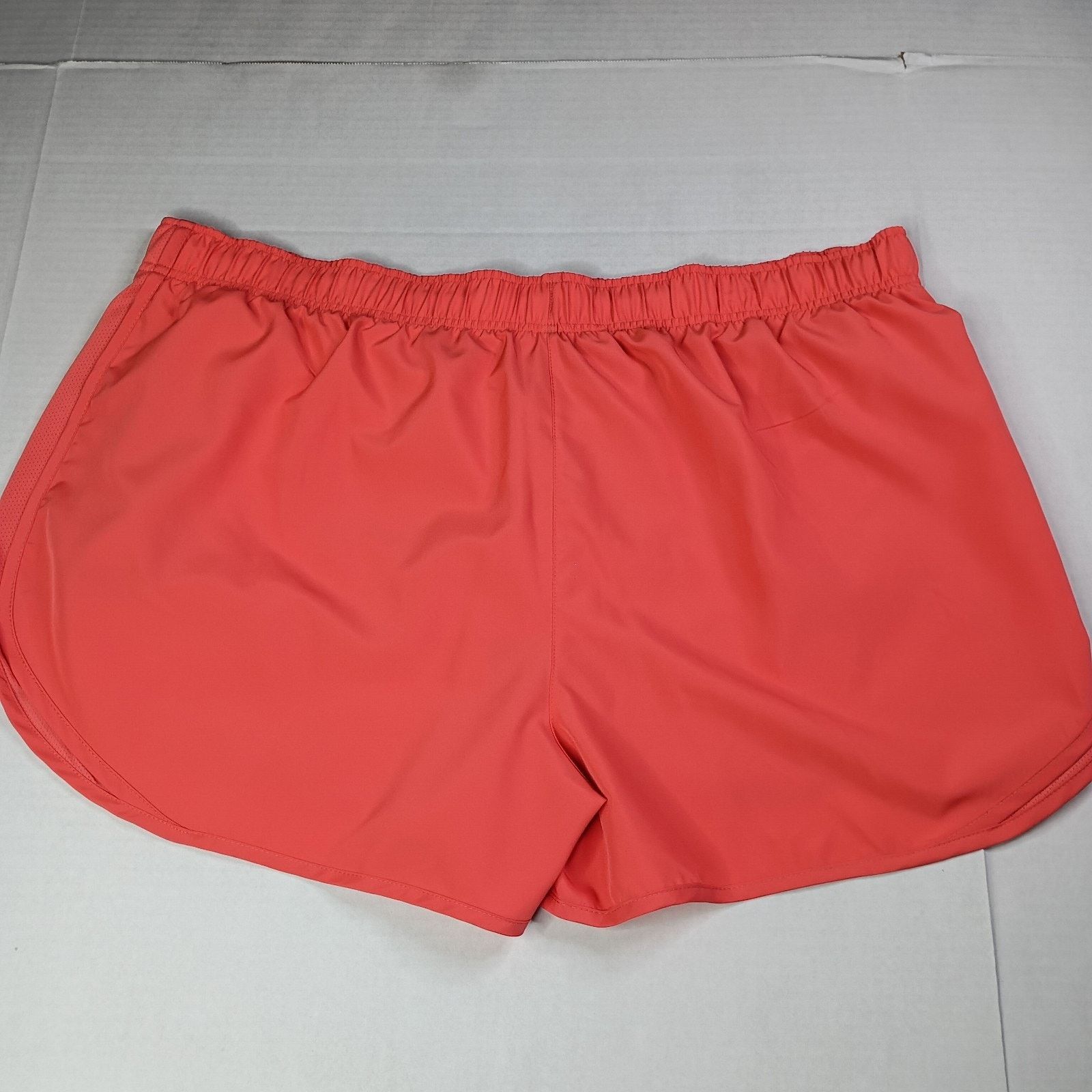 Nike Nike Dri-FIT Running Shorts Women's 2XL Coral/Peach 3 Inseam Size 40" / US 18 - 7 Thumbnail