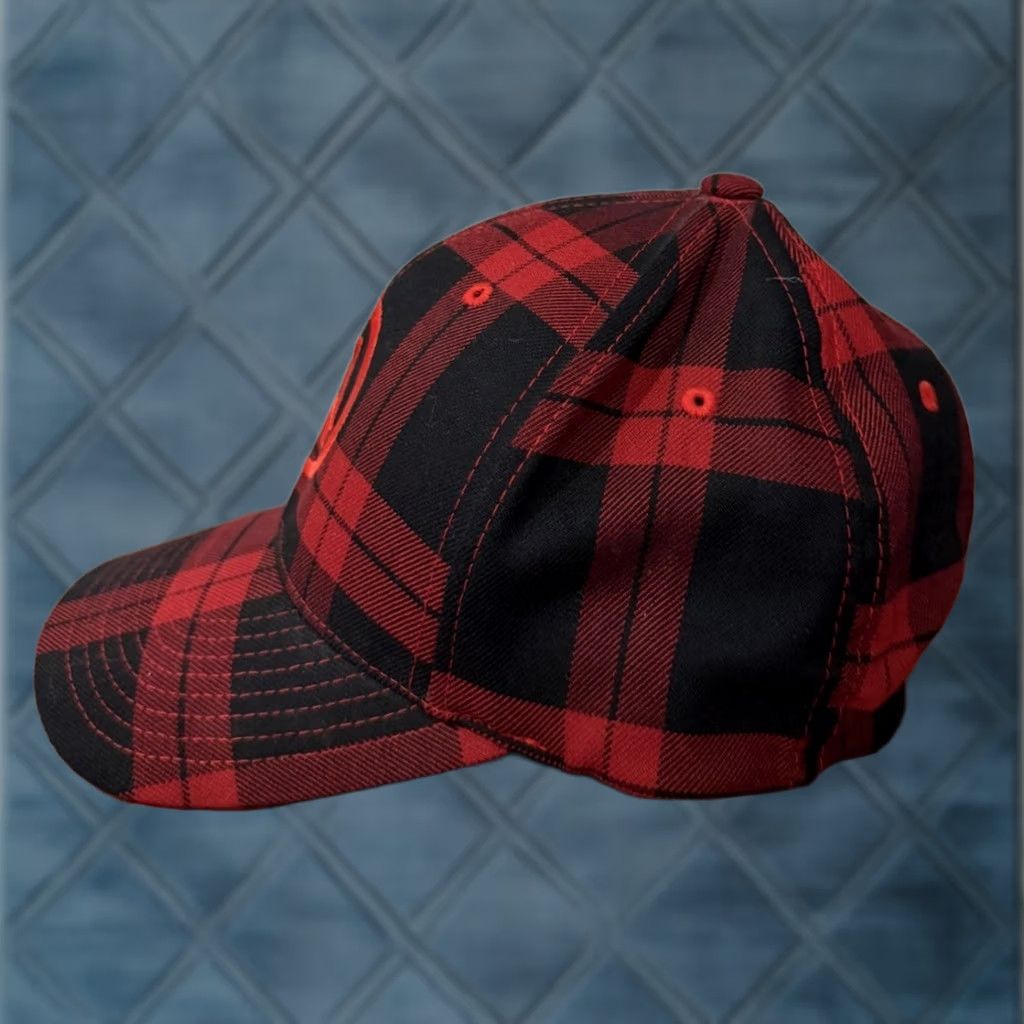 Vintage Yupoong Flexfit Cap Hat S/M Red & Black Tartan Plaid Skateboard Y2K Size ONE SIZE - 1 Thumbnail