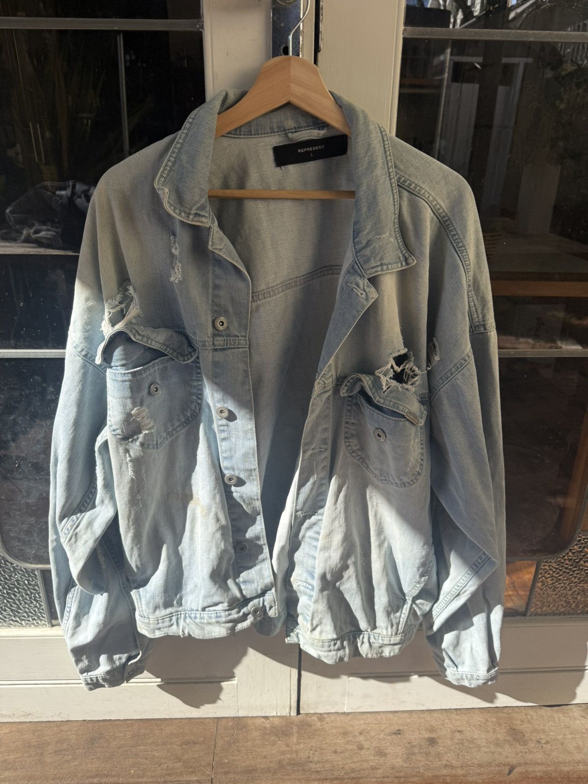 Represent Clo. Lightly distressed denim jacket Size US L / EU 52-54 / 3 - 1 Thumbnail