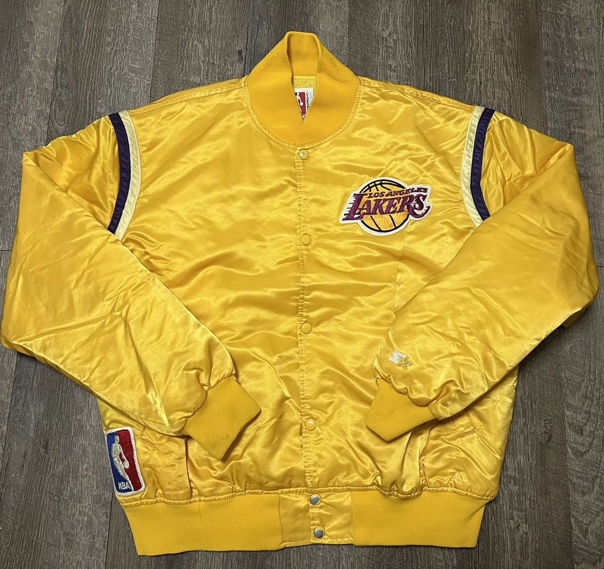 NBA × Starter × Vintage Vintage Lakers Starter Bomber Jacket size XL 25x26.5 Size US XL / EU 56 / 4 - 1 Thumbnail