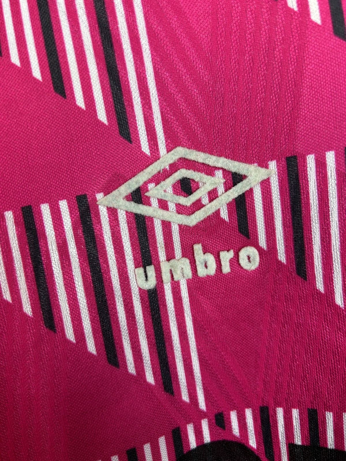 Umbro 90s Vintage Umbro AOP Ornament Goalkeeper Template Blank LS Size US L / EU 52-54 / 3 - 3 Thumbnail