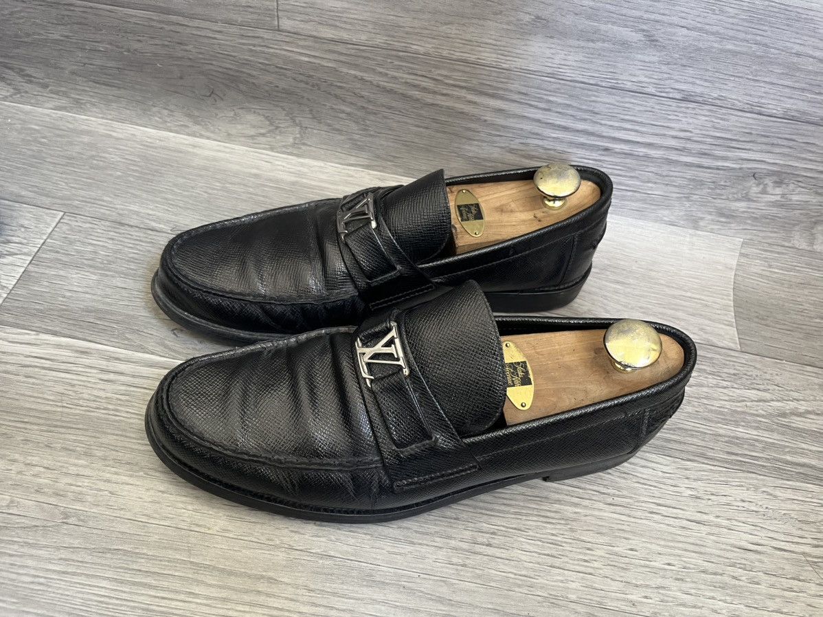Louis Vuitton Louis Vuitton major black leather grained logo penny loafer Size US 9.5 / EU 42-43 - 5 Thumbnail