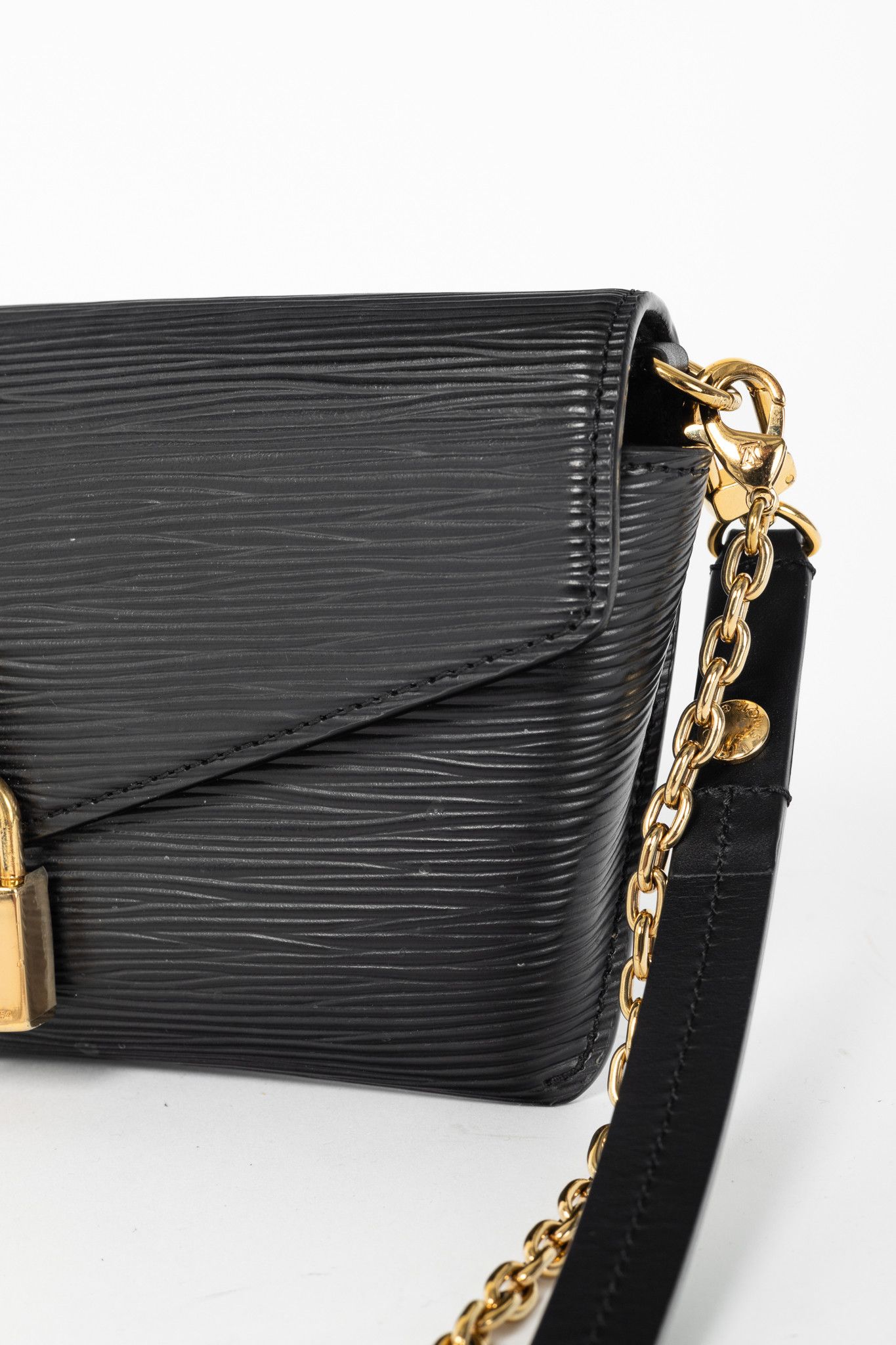 Louis Vuitton Louis Vuitton Padlock on Strap Black Epi Crossbody Belt Bag Size ONE SIZE - 5 Thumbnail
