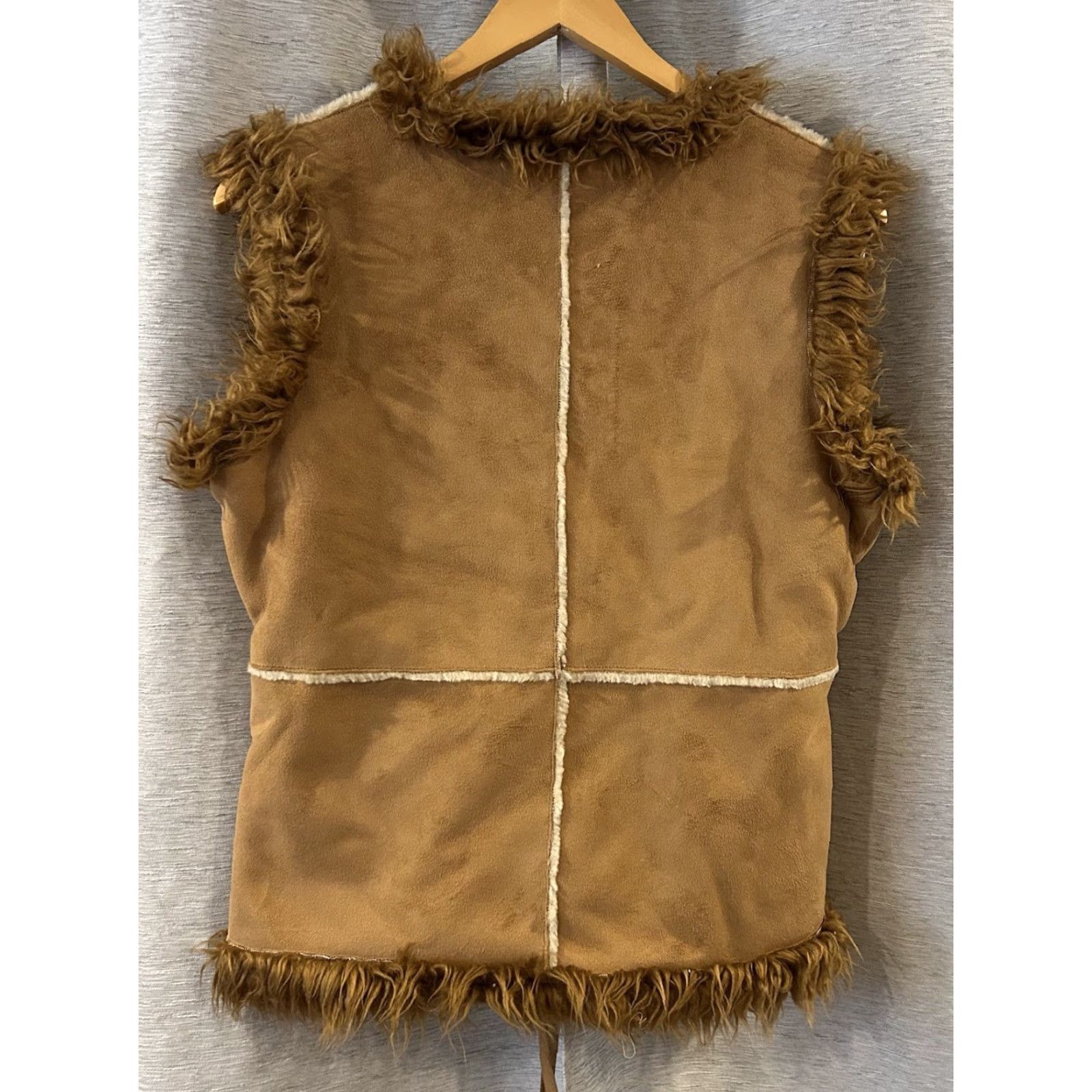 Vintage VINTAGE Bacci Vest Womens Embroidered Faux Suede Tan Brown Polyester Mid-Length Sleeveless Size M Bohemian Hippie Western Size M / US 6-8 / IT 42-44 - 4 Thumbnail