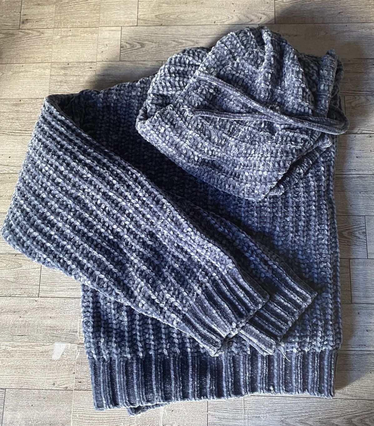 Forever 21 F21, Muted Blue, Chenille, Cropped, Oversized Hooded Sweater Size S / US 4 / IT 40 - 10 Thumbnail