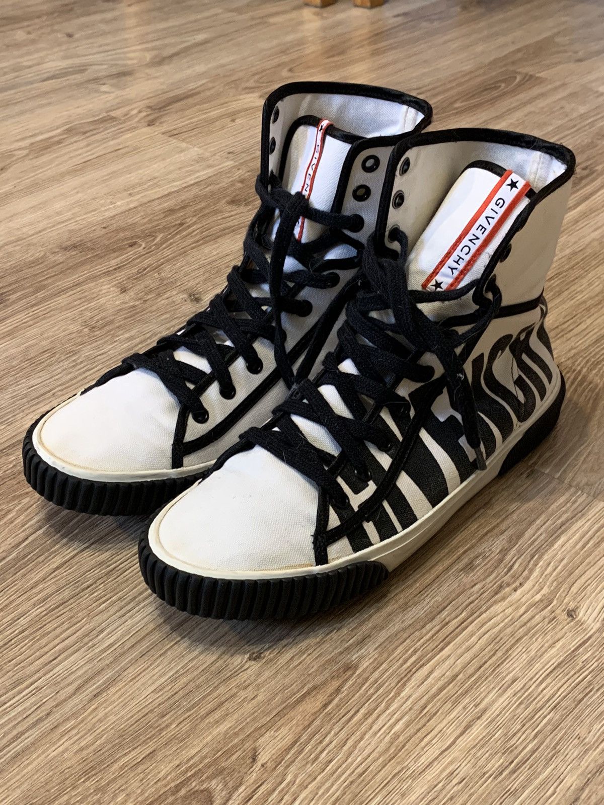Givenchy Givenchy High-Top Sneakers Size US 10 / IT 40 - 2 Thumbnail